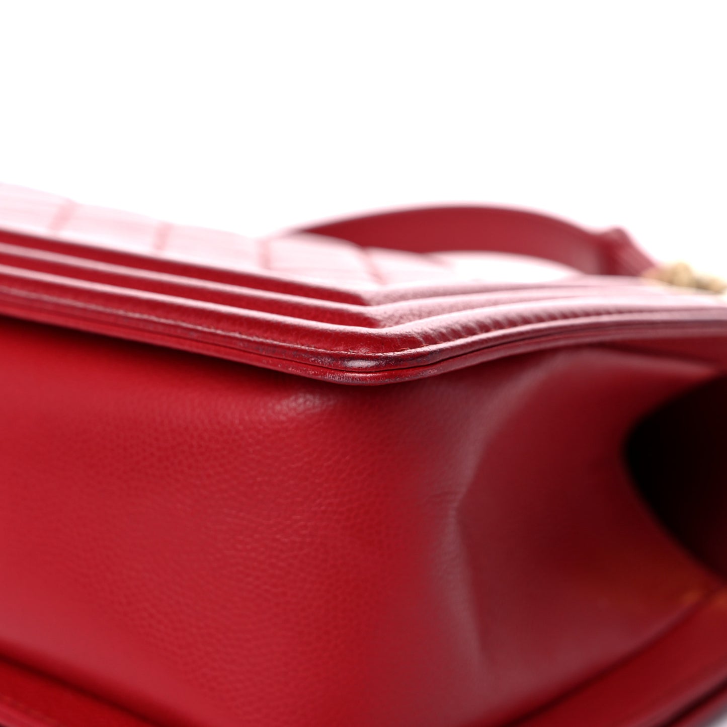 Caviar Quilted Medium Boy Flap Red