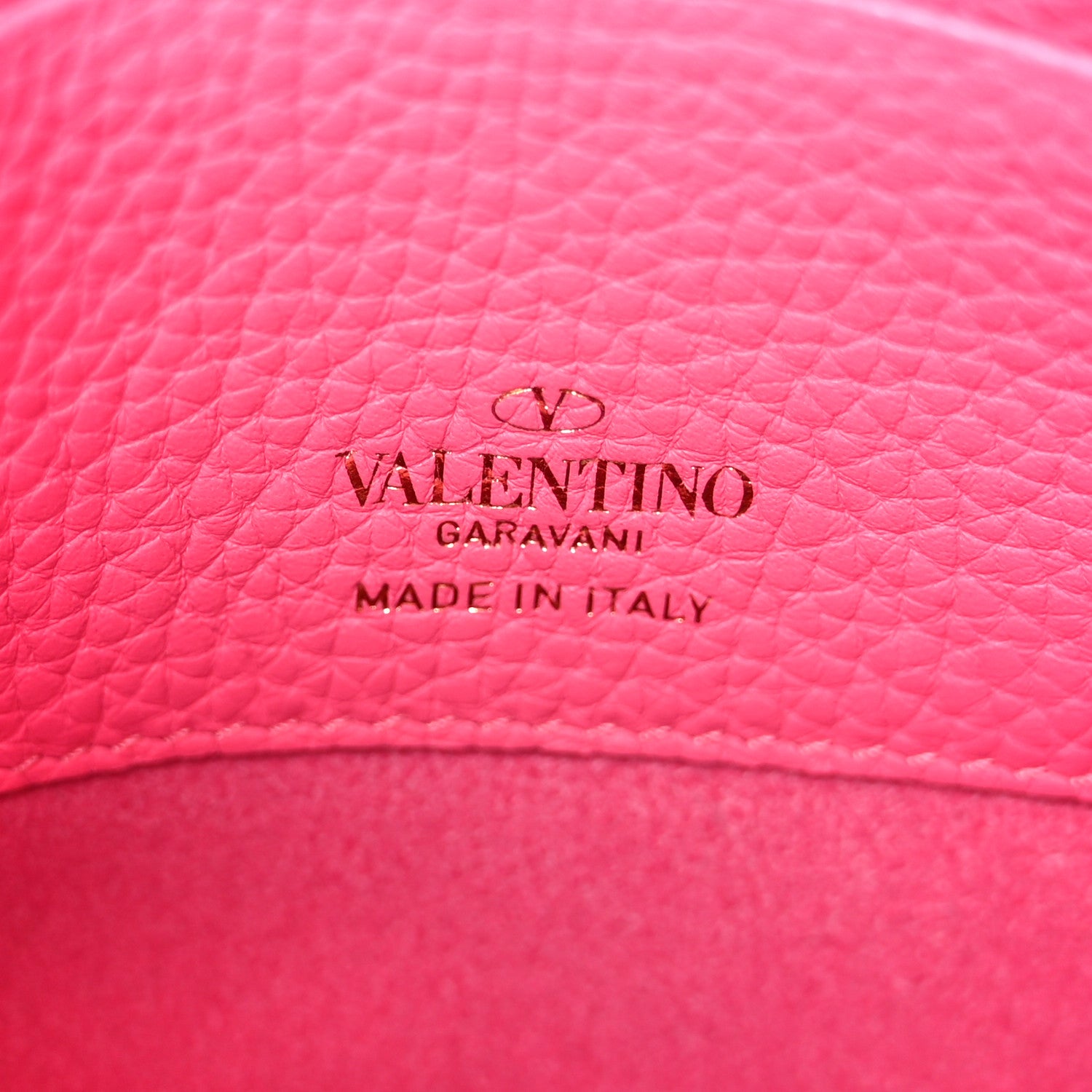Valentino Garavani Pebbled Calfskin Medium Rockstud Flat Pouch Pink 6 of 9