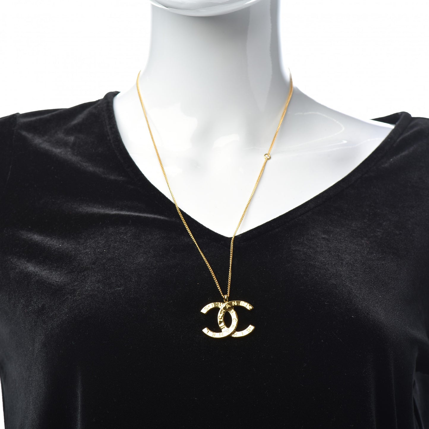 Metal CC Paris Button Necklace Gold