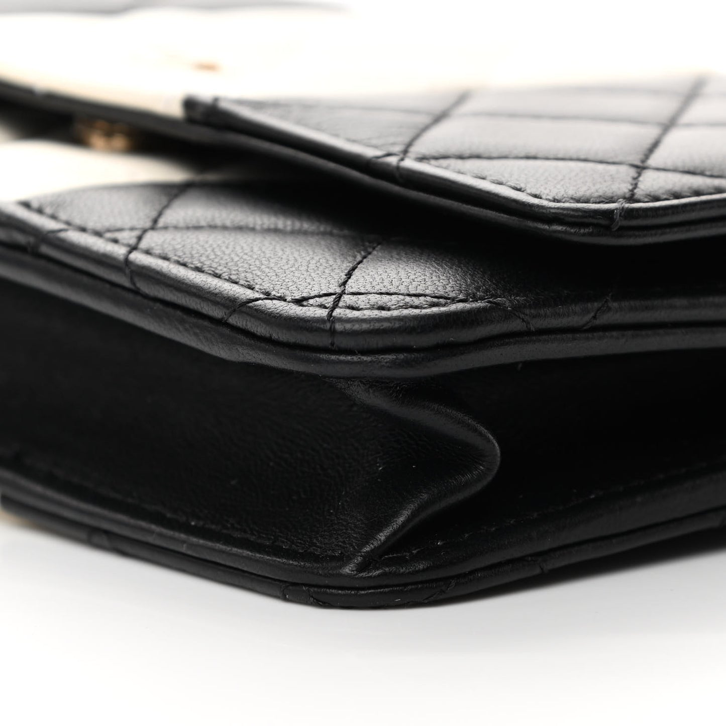 Lambskin Quilted Wallet On Chain WOC White Black