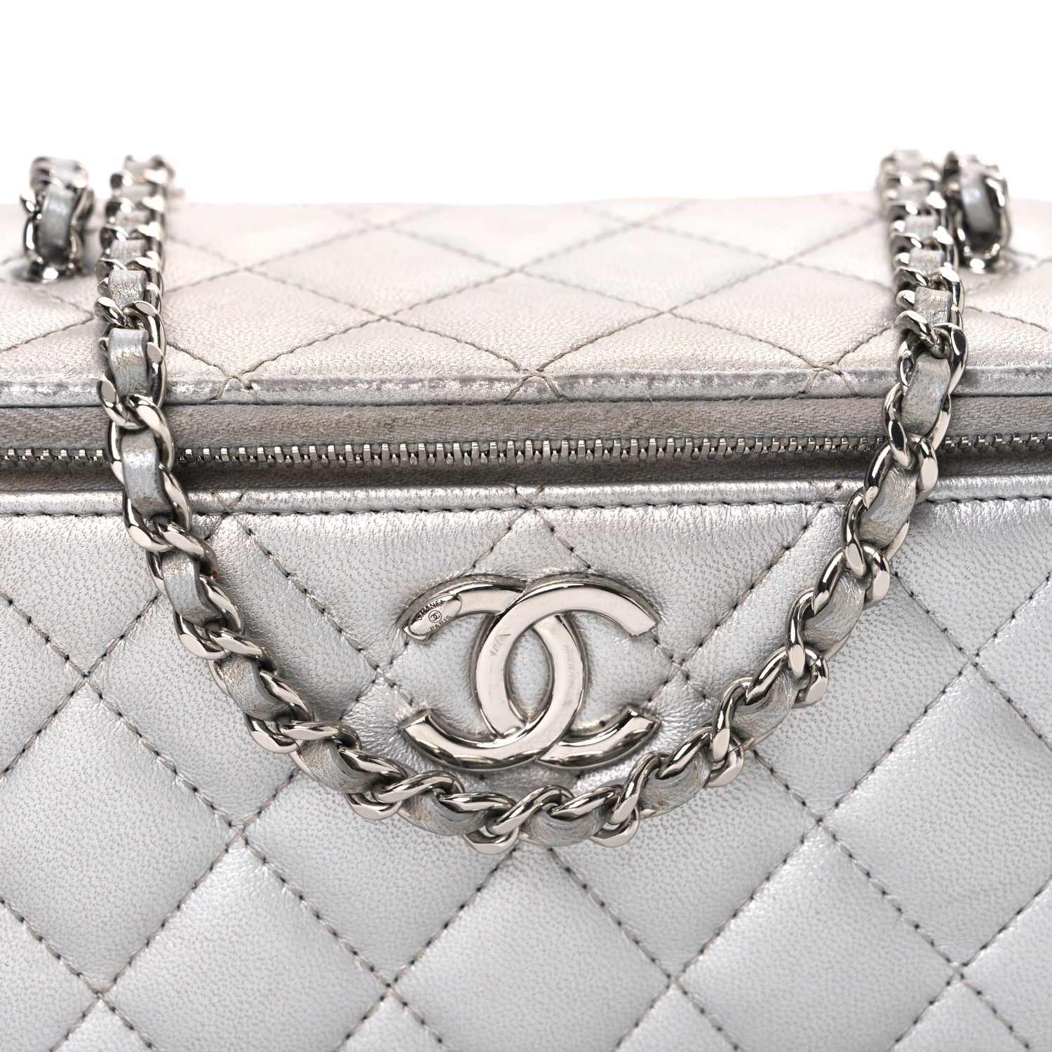 CHANEL バニティバック　シルバー Chanel Metallic Lambskin Quilted Small CC Dynasty Vanity Case With