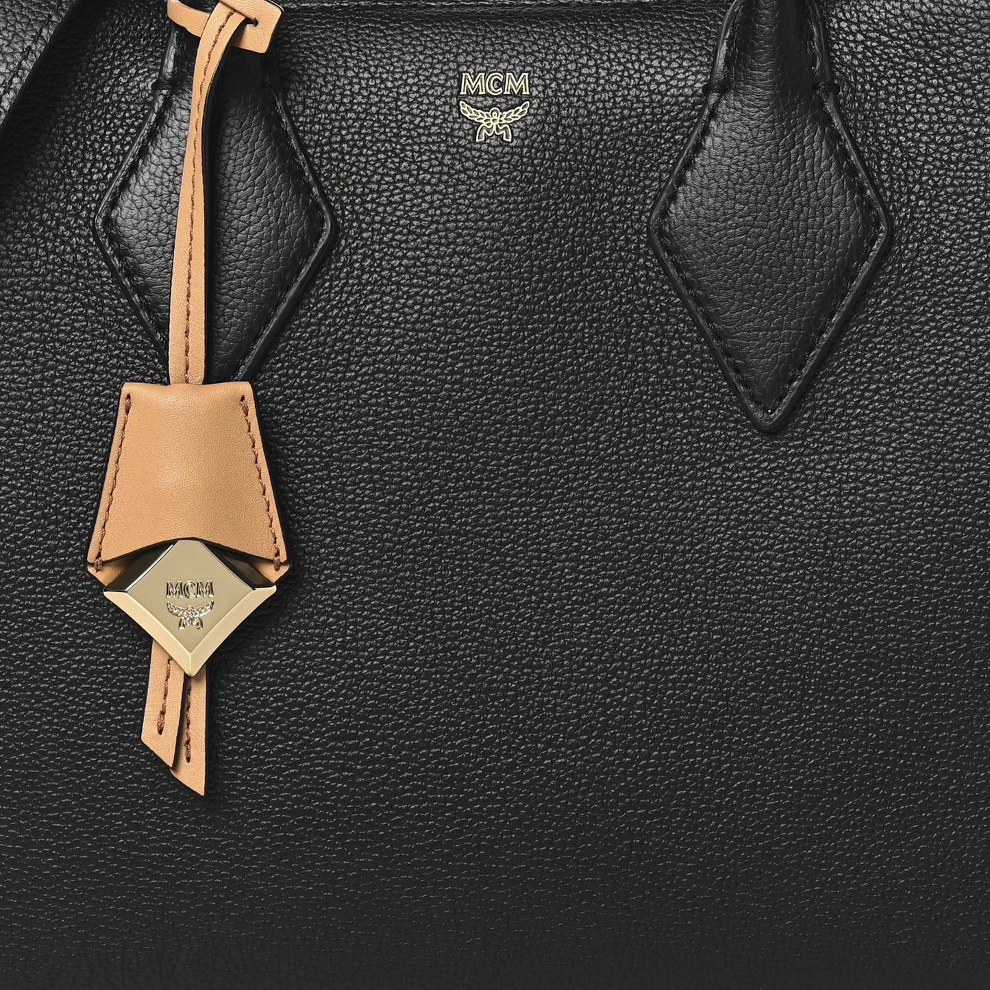 Grained Calfskin Park Avenue Medium Neo Milla Tote Black
