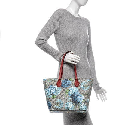 Gucci GG Supreme Monogram Blooms Medium Zippered Bucket Tote Beige Blue Navy Hibiscus Red 2 of 7