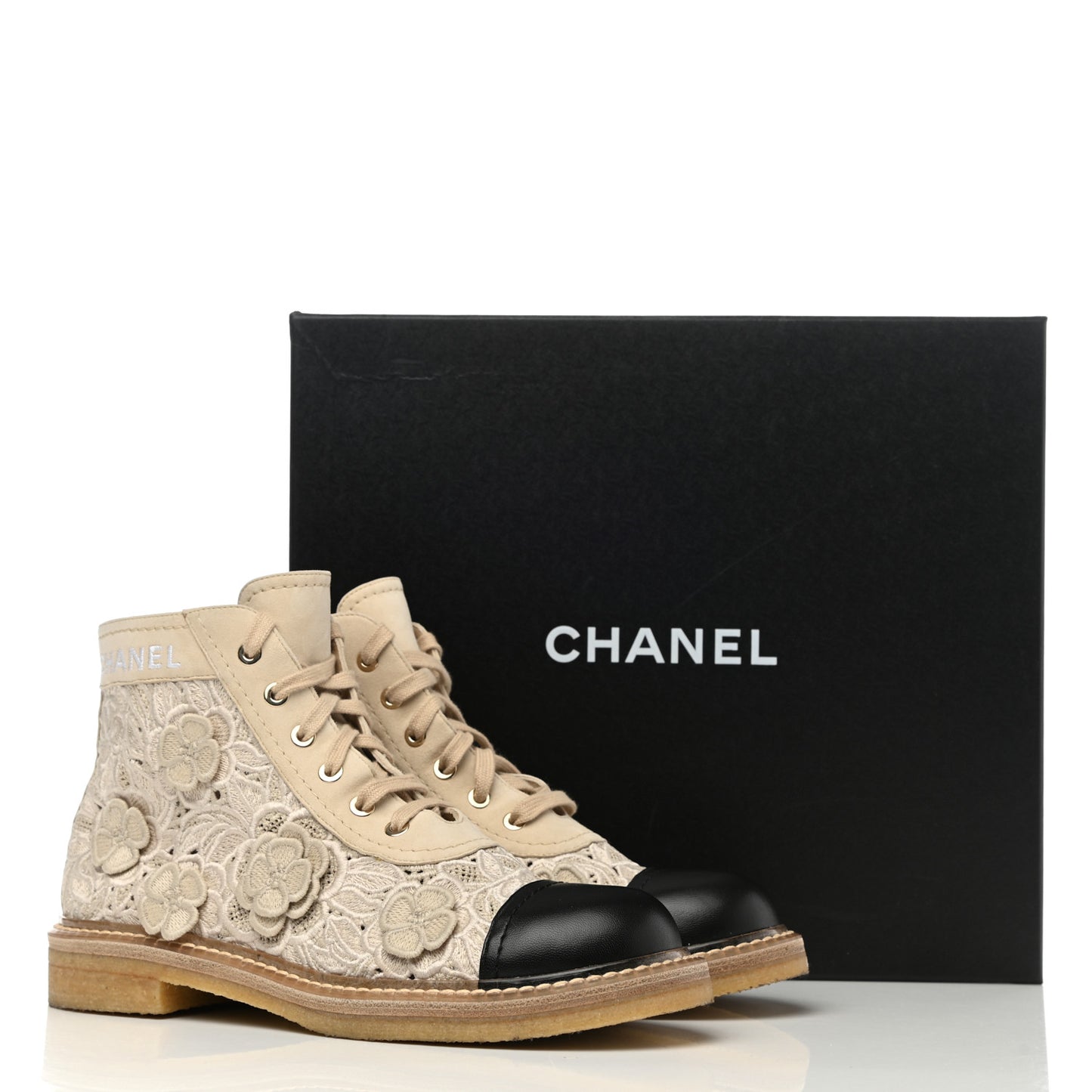 Embroidered Flower Calfskin Lace Up Boots 39 Beige Black