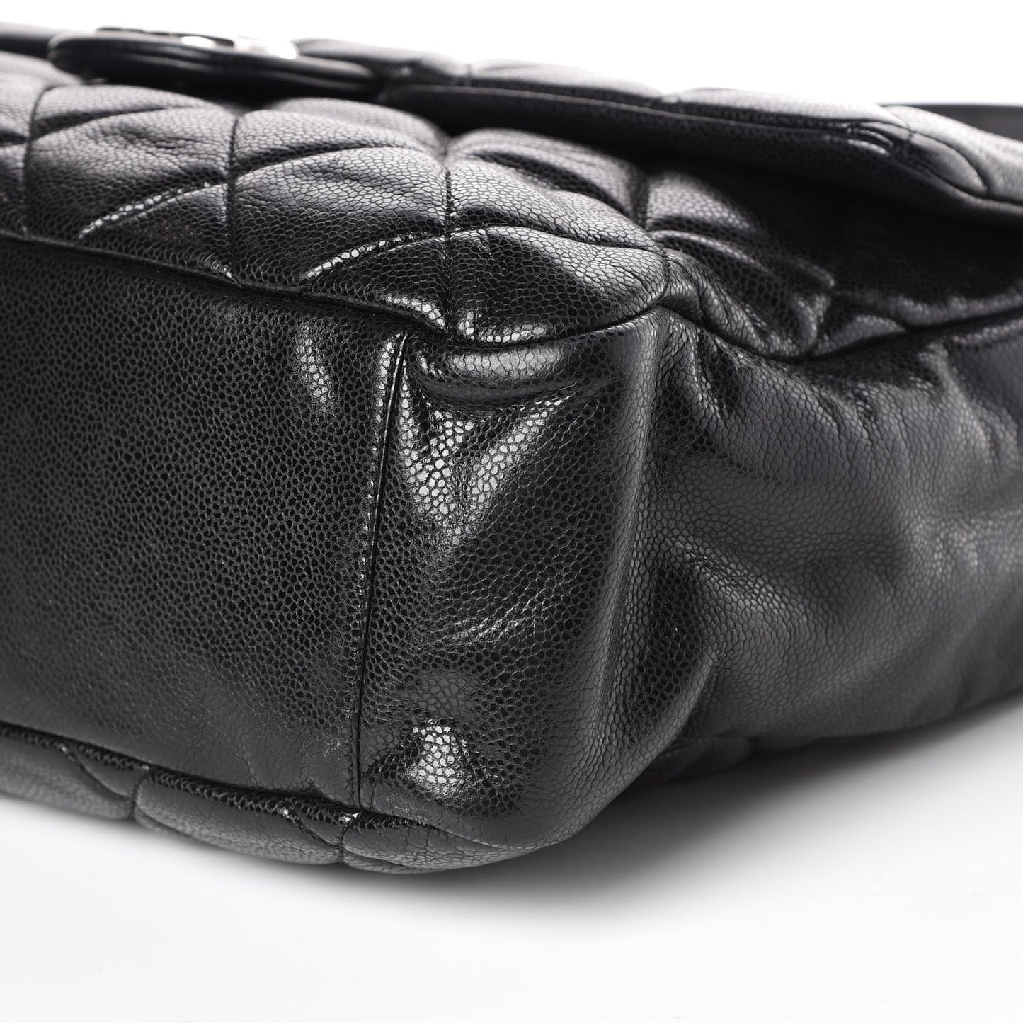 Glazed Caviar Quilted Stretch Spirit Messenger Bag Black