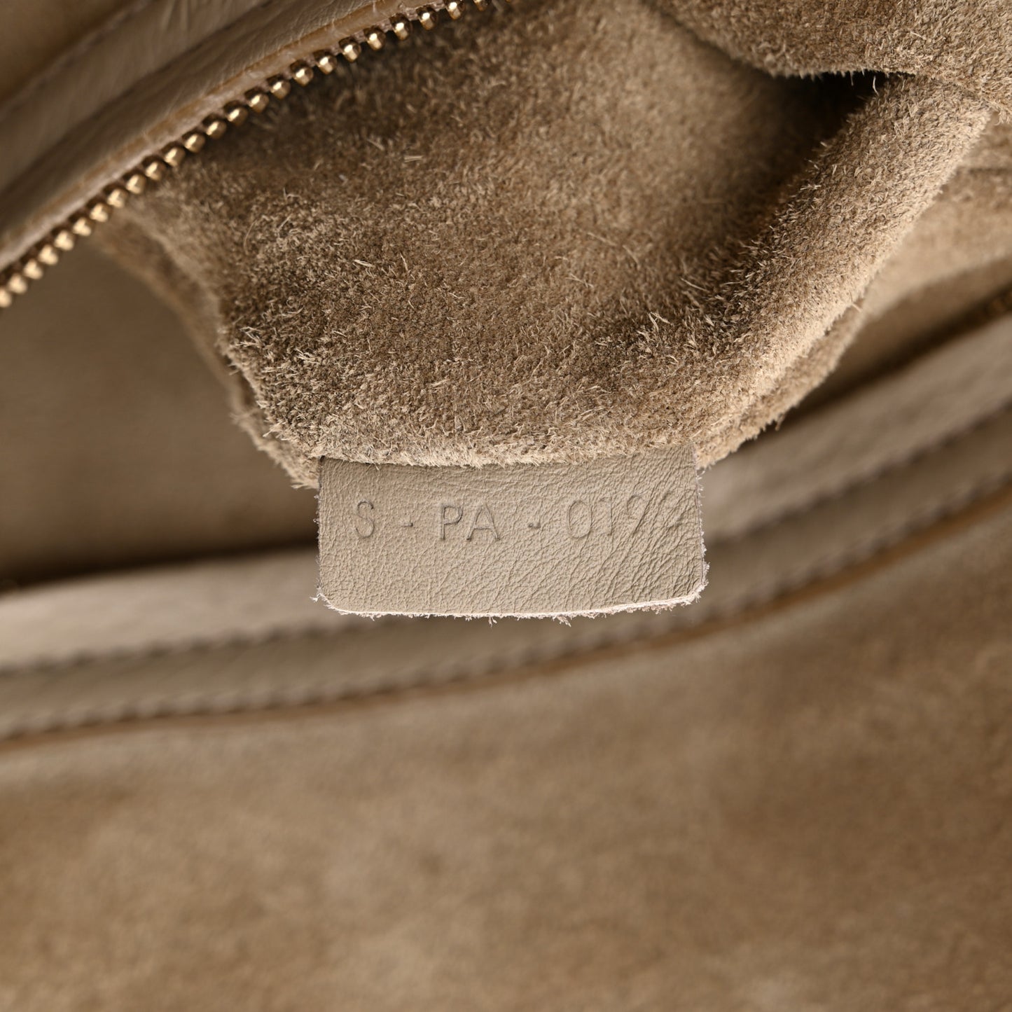 Grained Calfskin Medium Phantom Luggage Dune