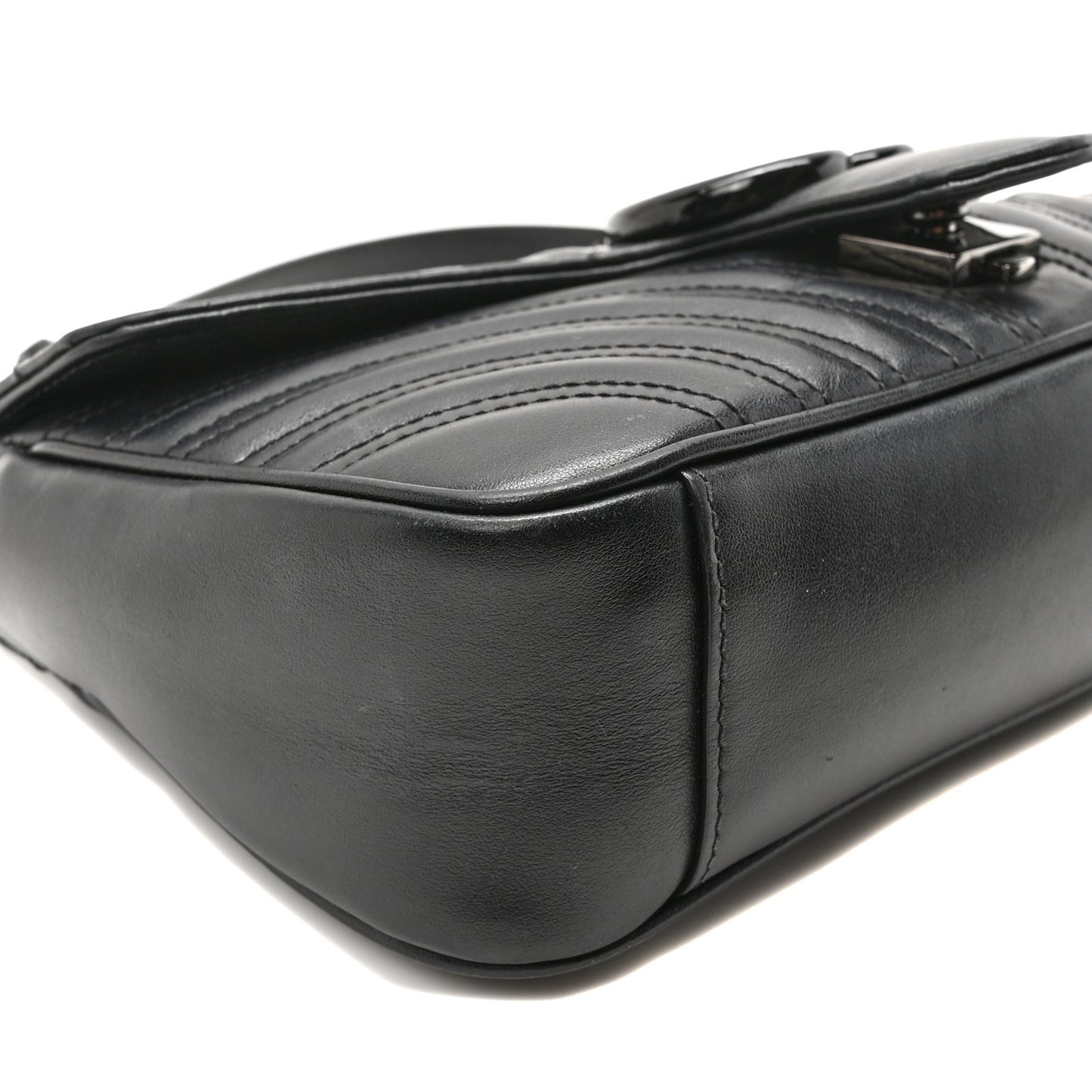 Calfskin Matelasse Monochrome Medium GG Marmont Shoulder Bag Black