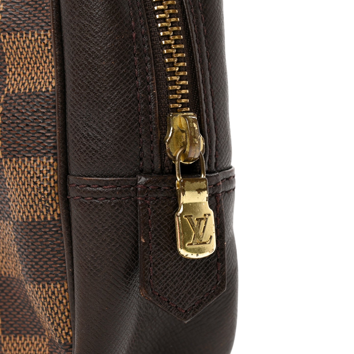 Damier Ebene Trousse Toilette 28