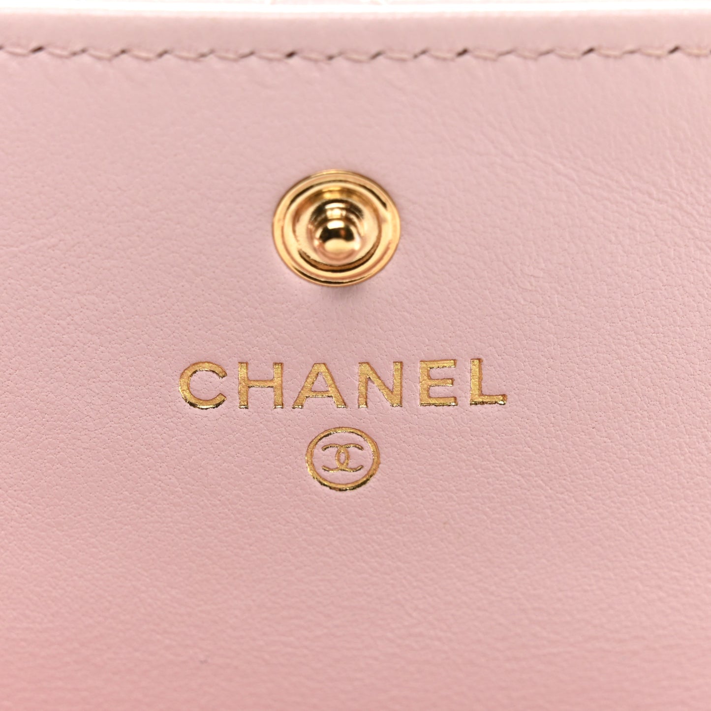 Lambskin Quilted Chanel 19 Flap Wallet Light Pink