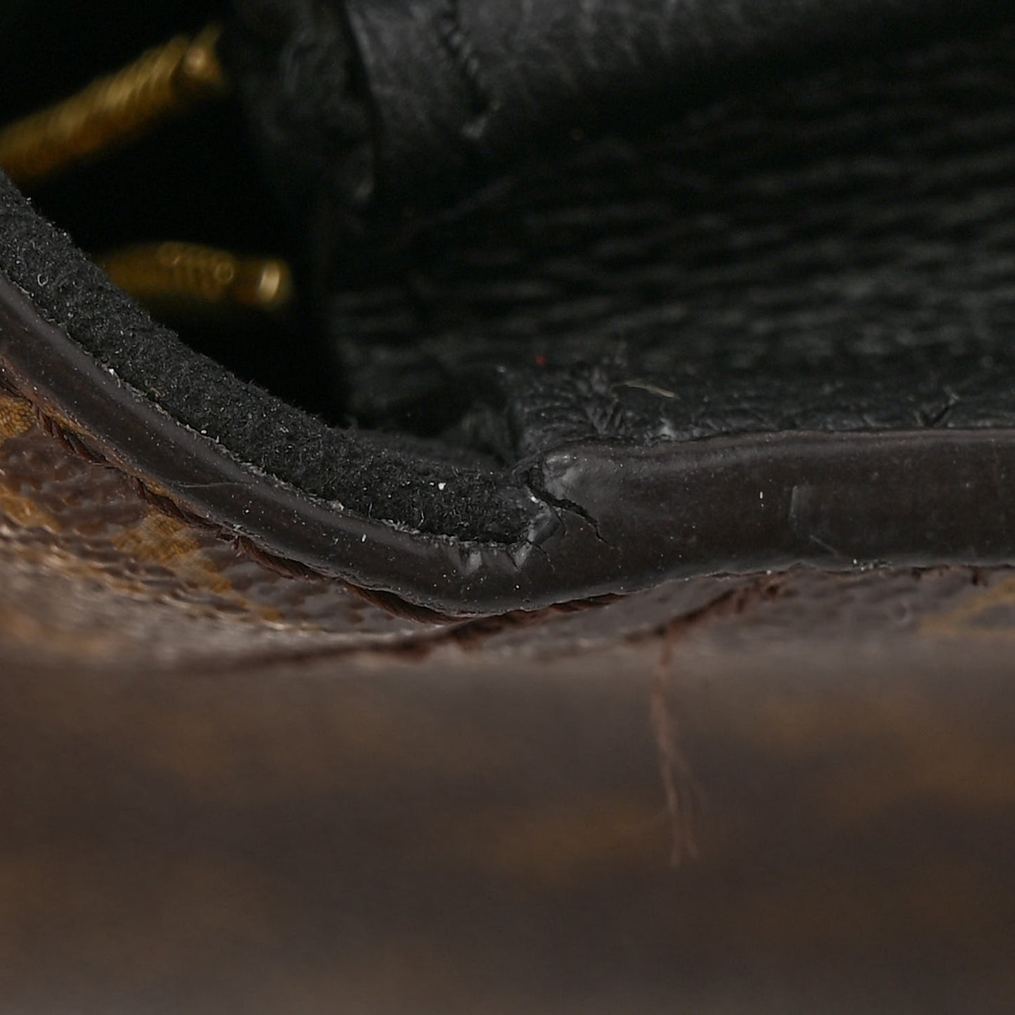 Monogram Victoire Black