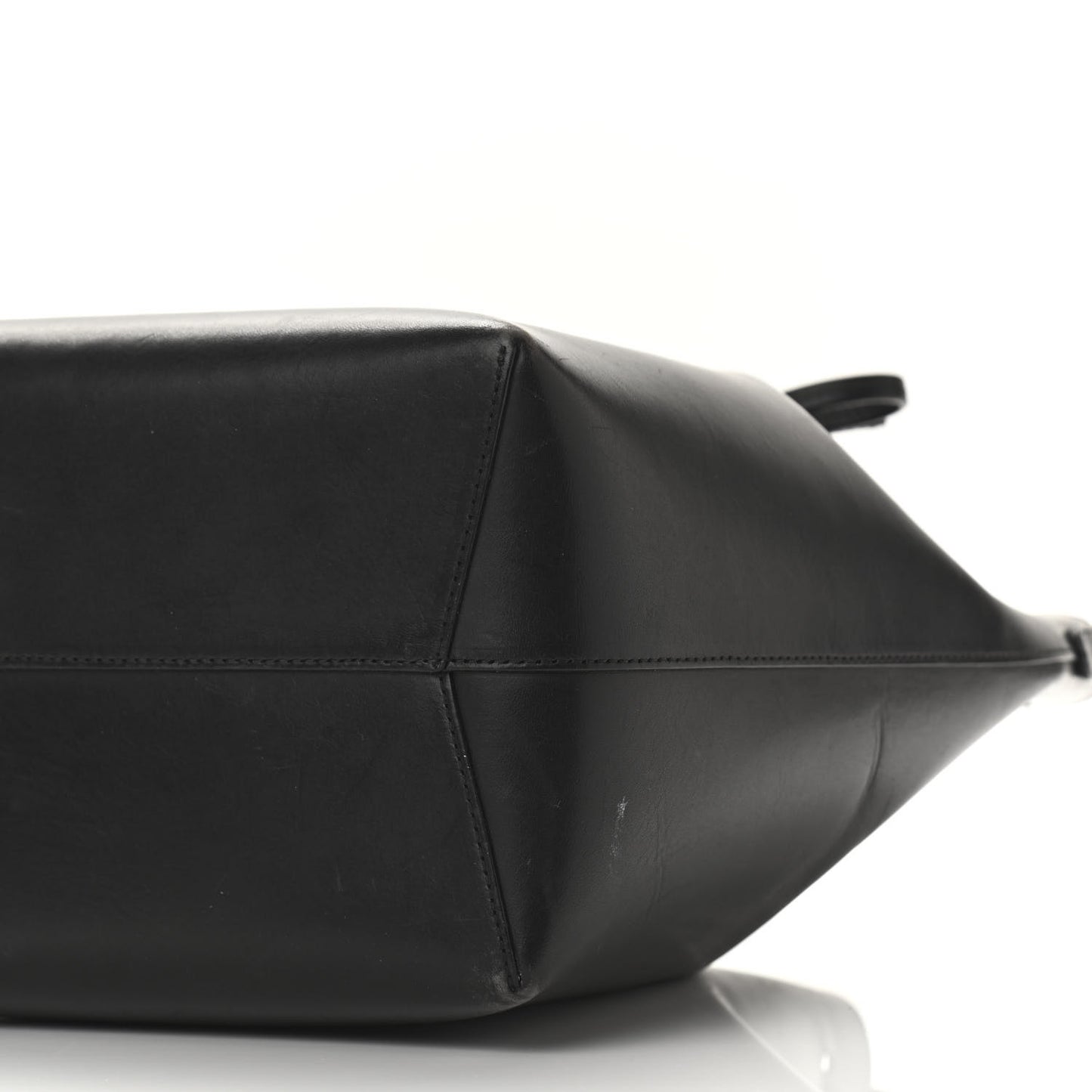 Vegetable Tanned Calfskin Bucket Bag Black Flamma