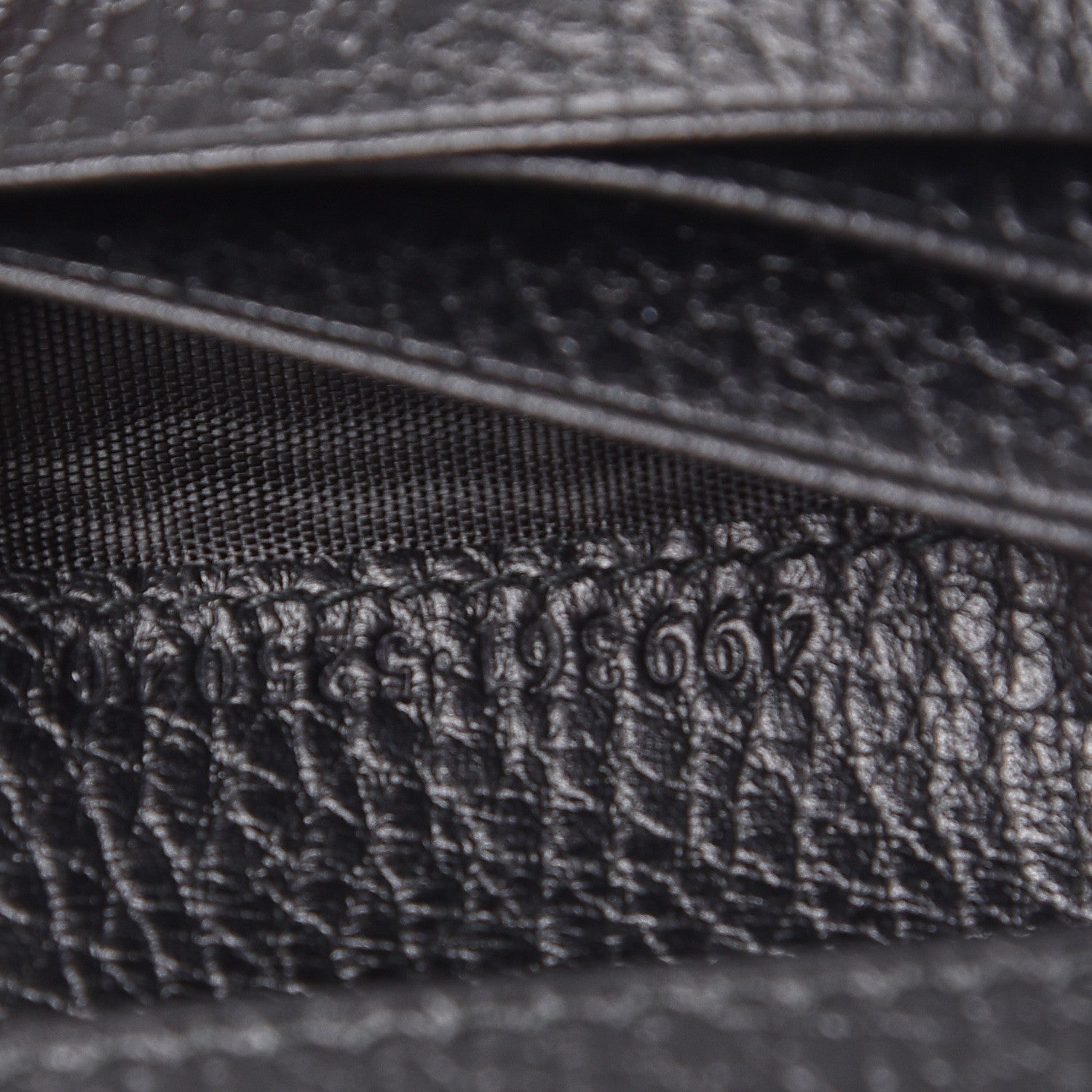 Gucci Pebbled Calfskin Butterfly Card Case Black 7 of 7