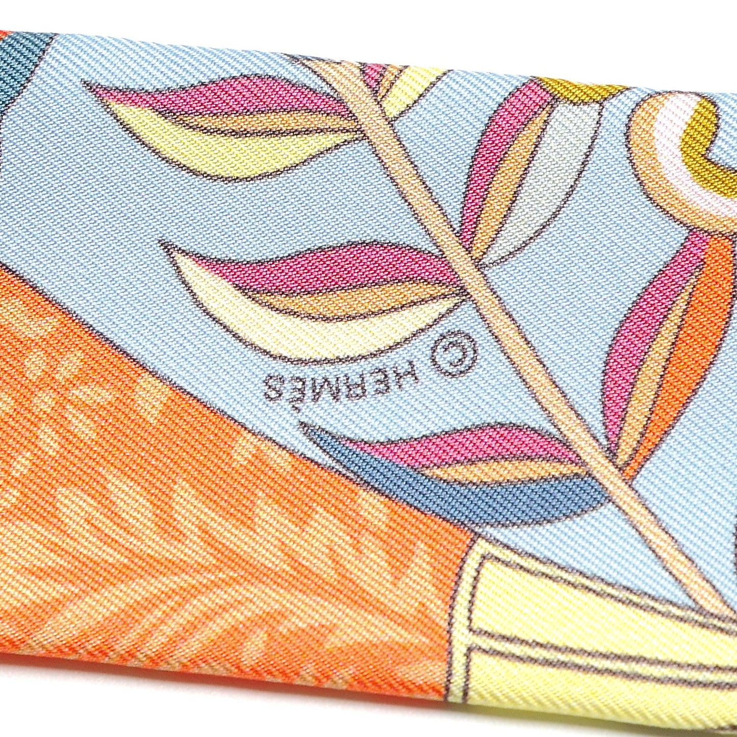 Silk Fleurs et Papillons de Tissus Twilly Bleu Ciel Corail Jaune