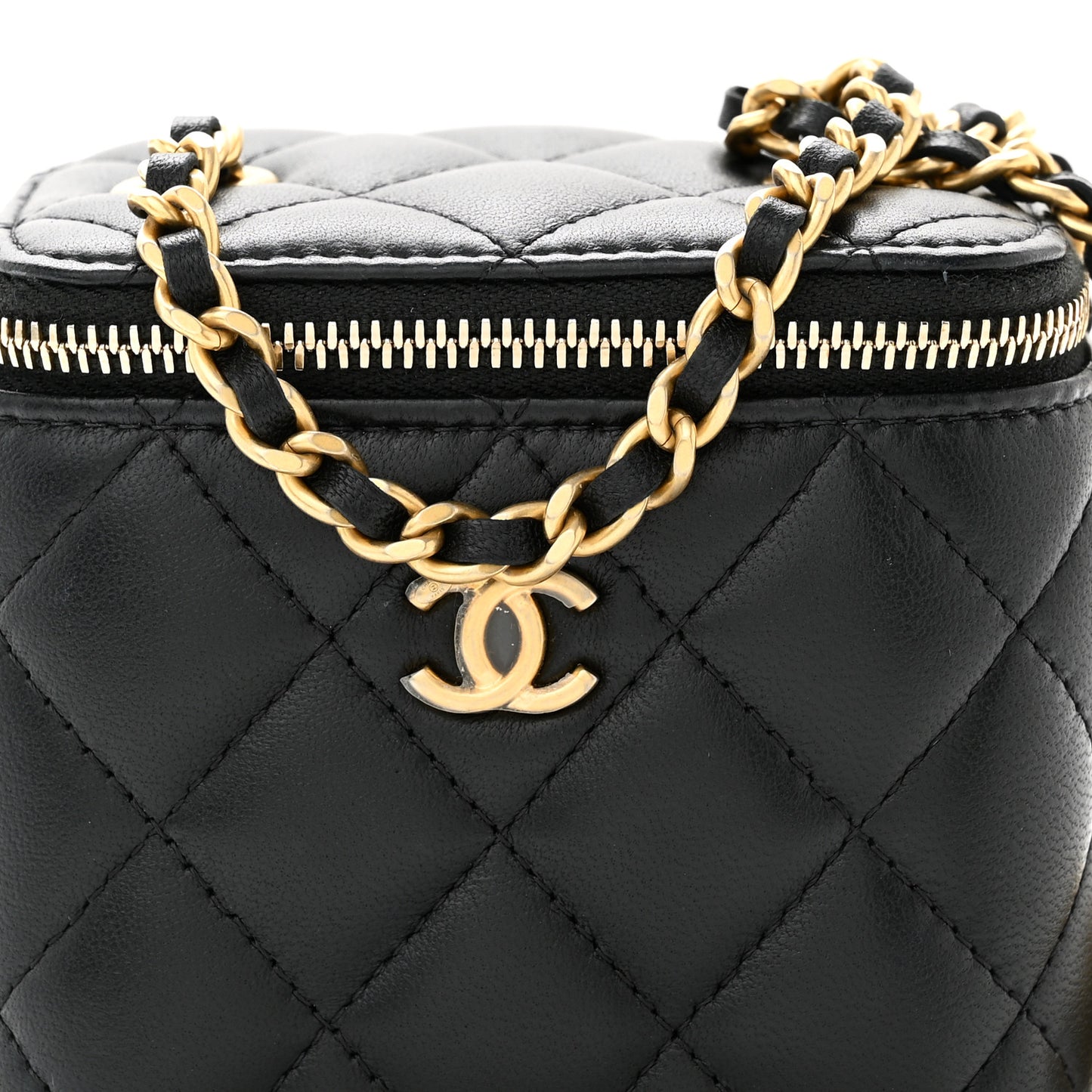 Lambskin Quilted Mini Pearl Crush Vanity Case With Chain Black