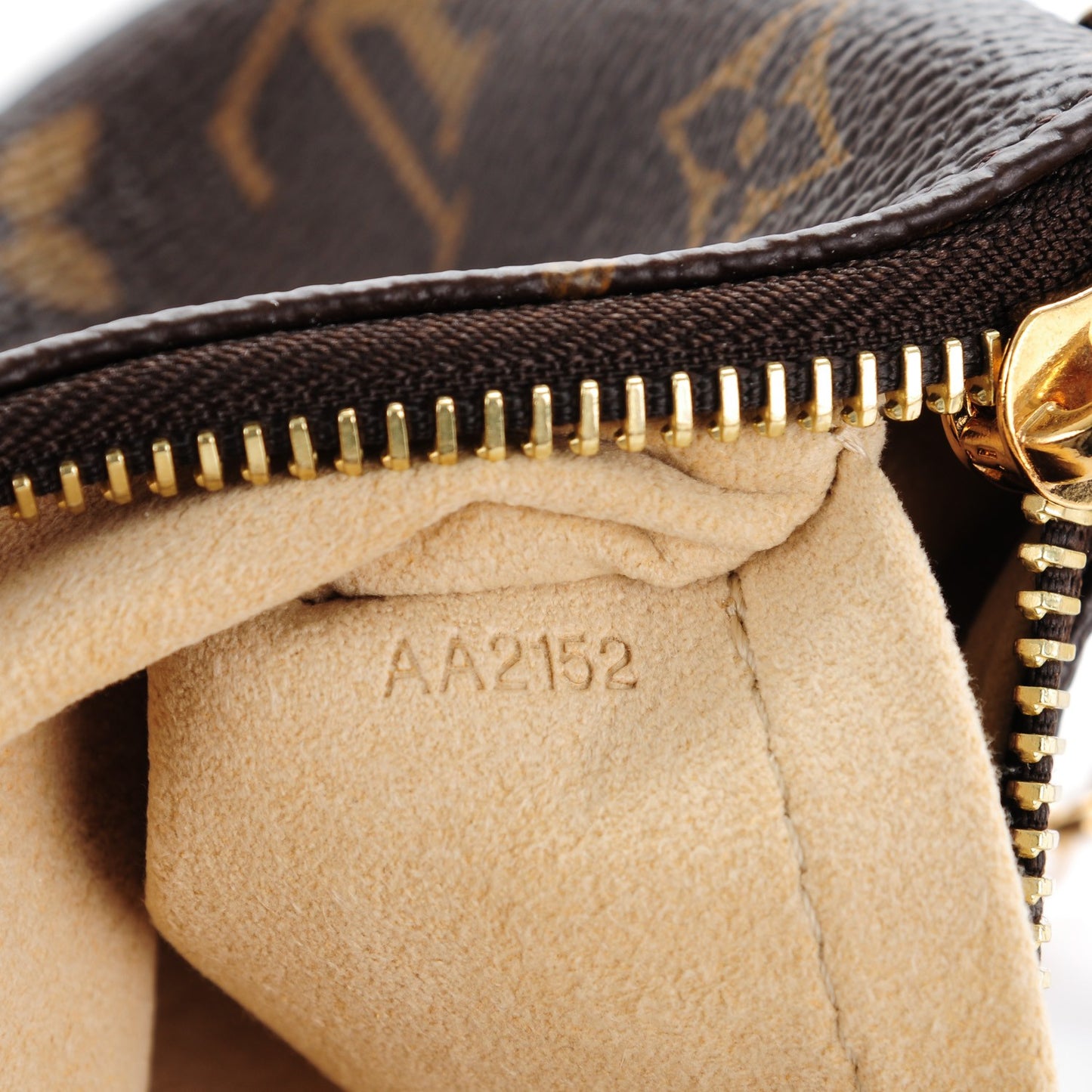 Monogram Pochette Milla MM