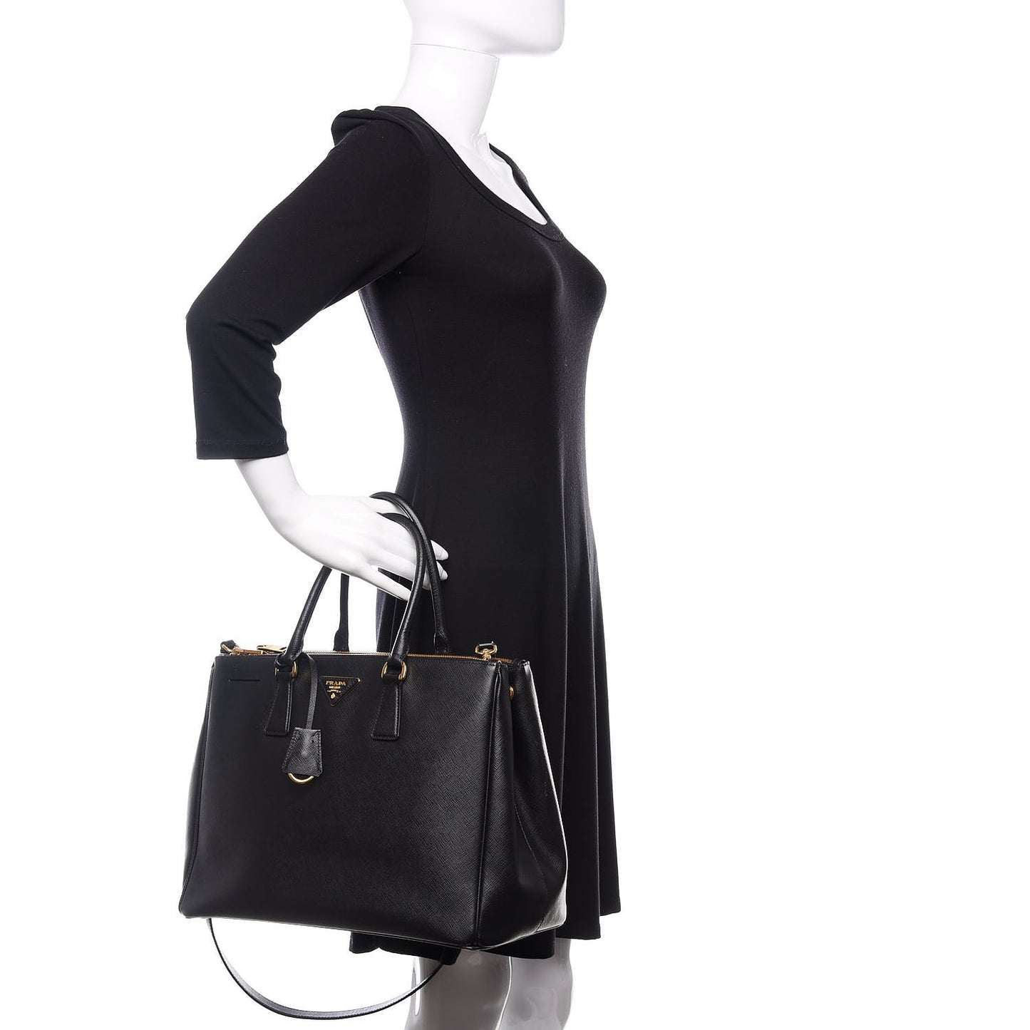 Saffiano Medium Galleria Double Zip Tote Black