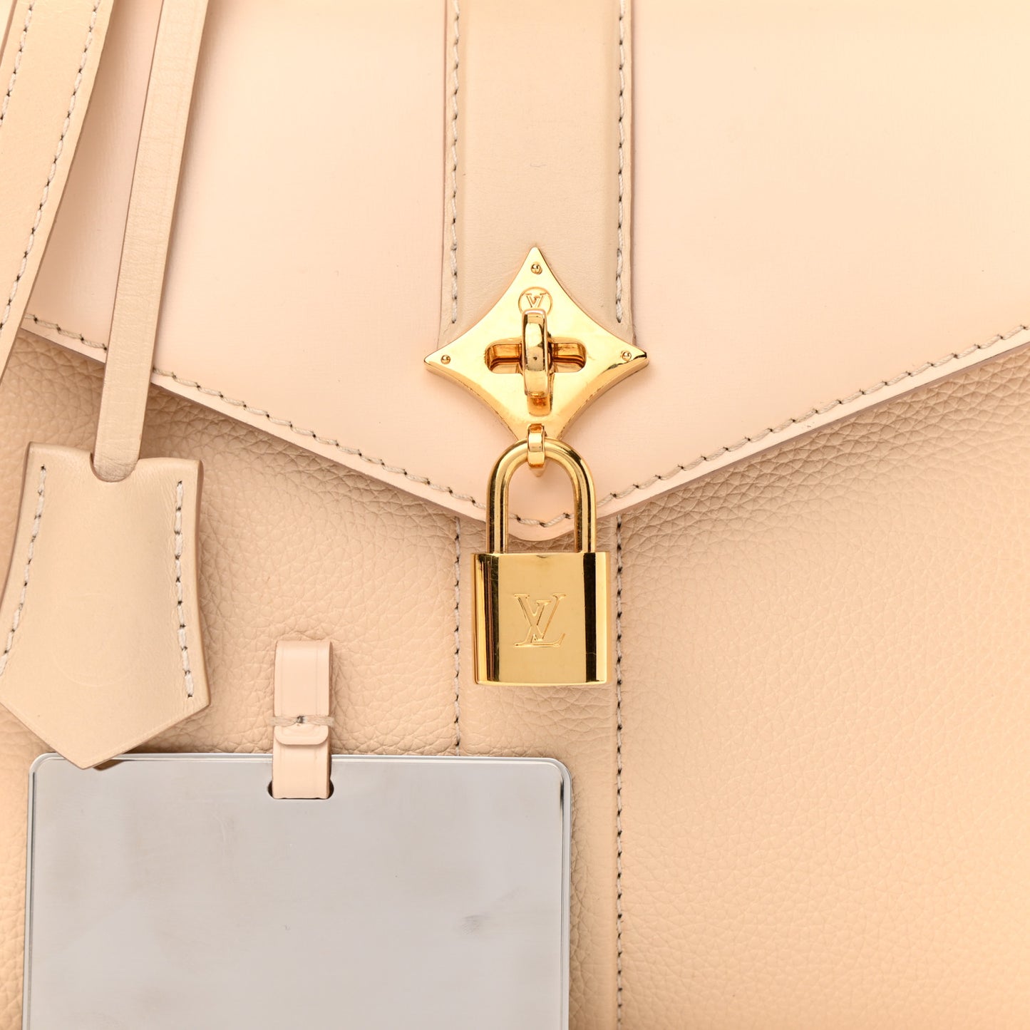 Grained Smooth Calfskin Rose Des Vents PM Creme