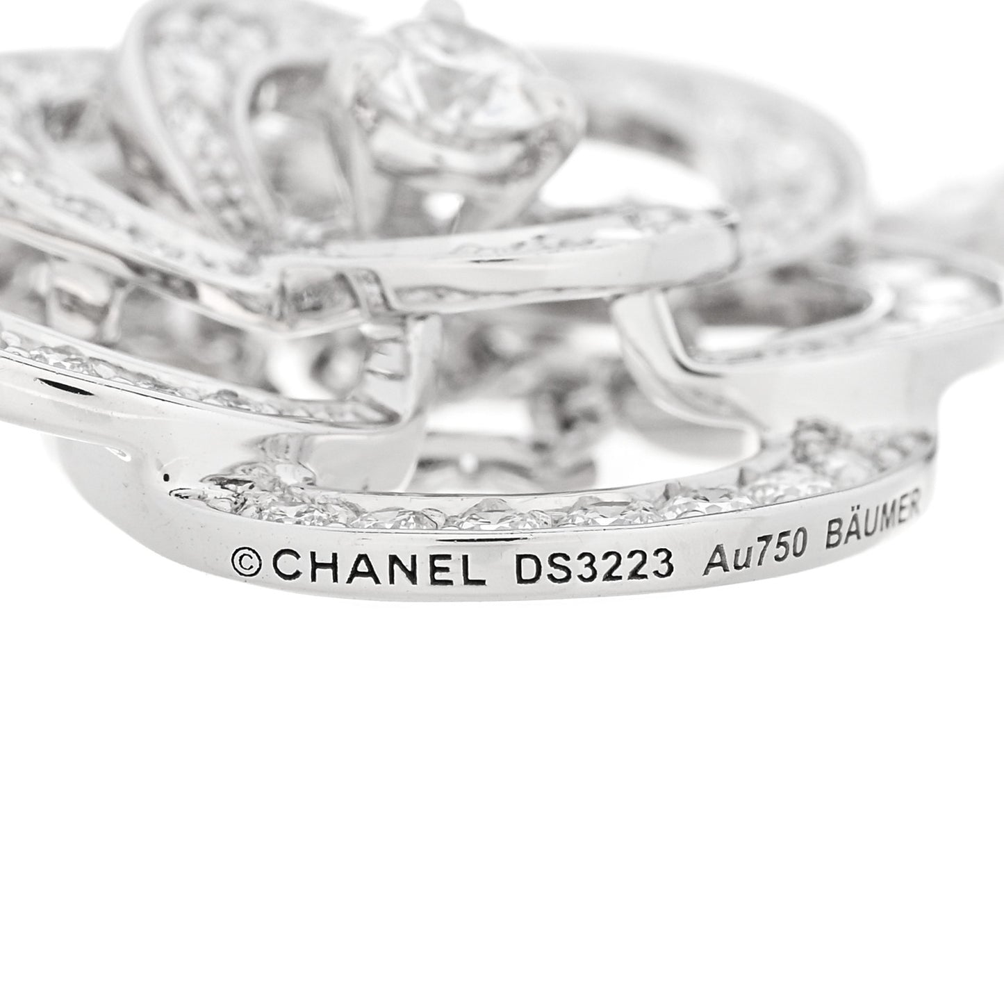 18K White Gold Diamond Small Fil De Camelia Pendant Necklace