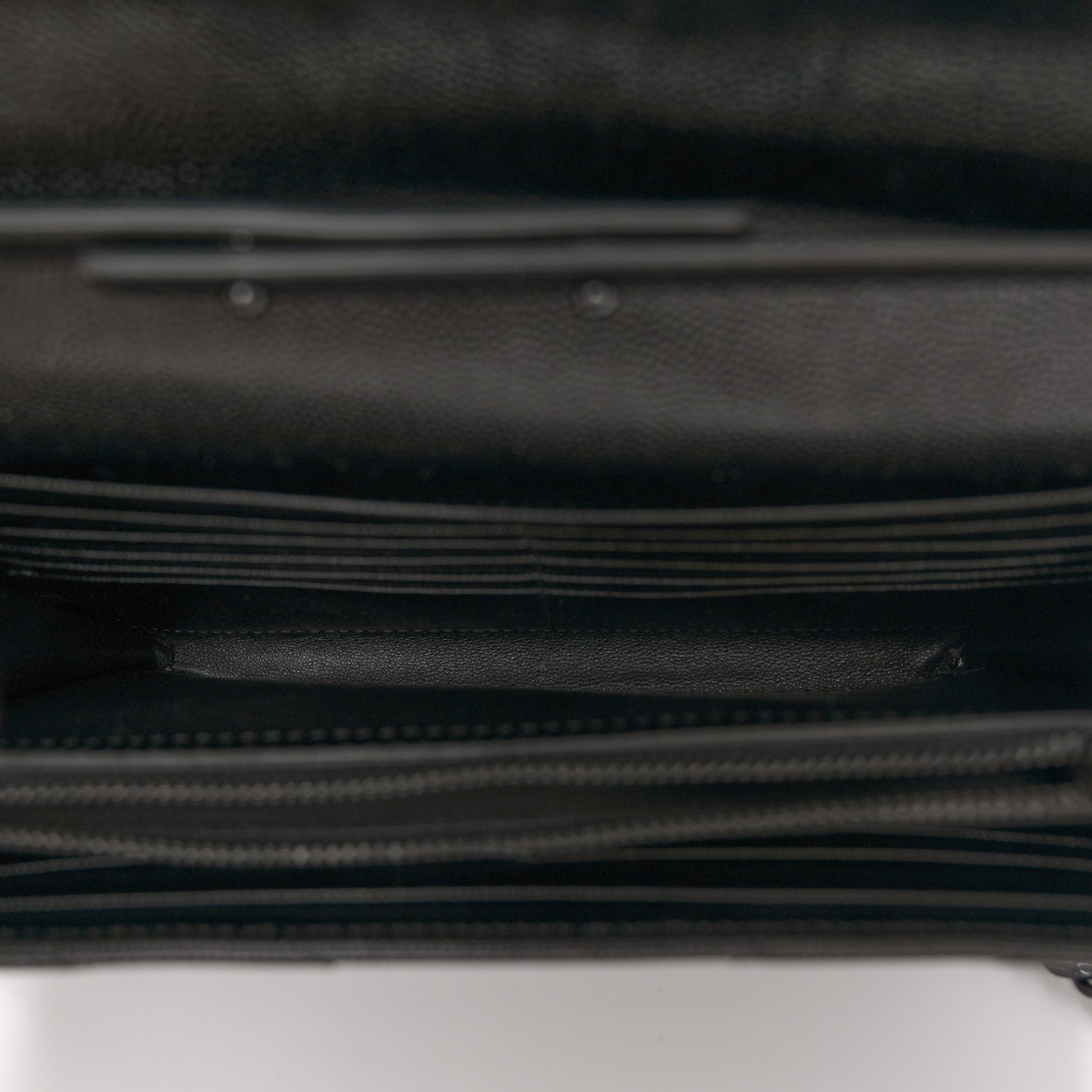 Saint Laurent Grain De Poudre Matelasse Chevron Monogram Monochrome Chain Wallet Black 5 of 11