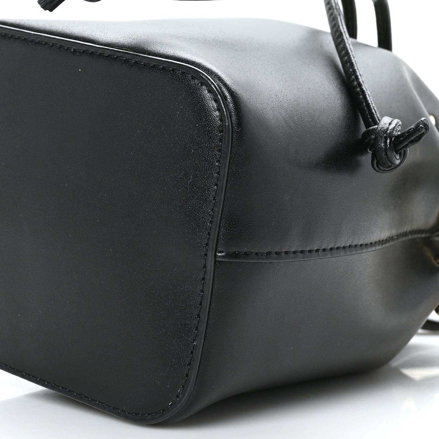 Vitello Liberty Lucido F is Fendi Mini Mon Tresor Bucket Bag Black