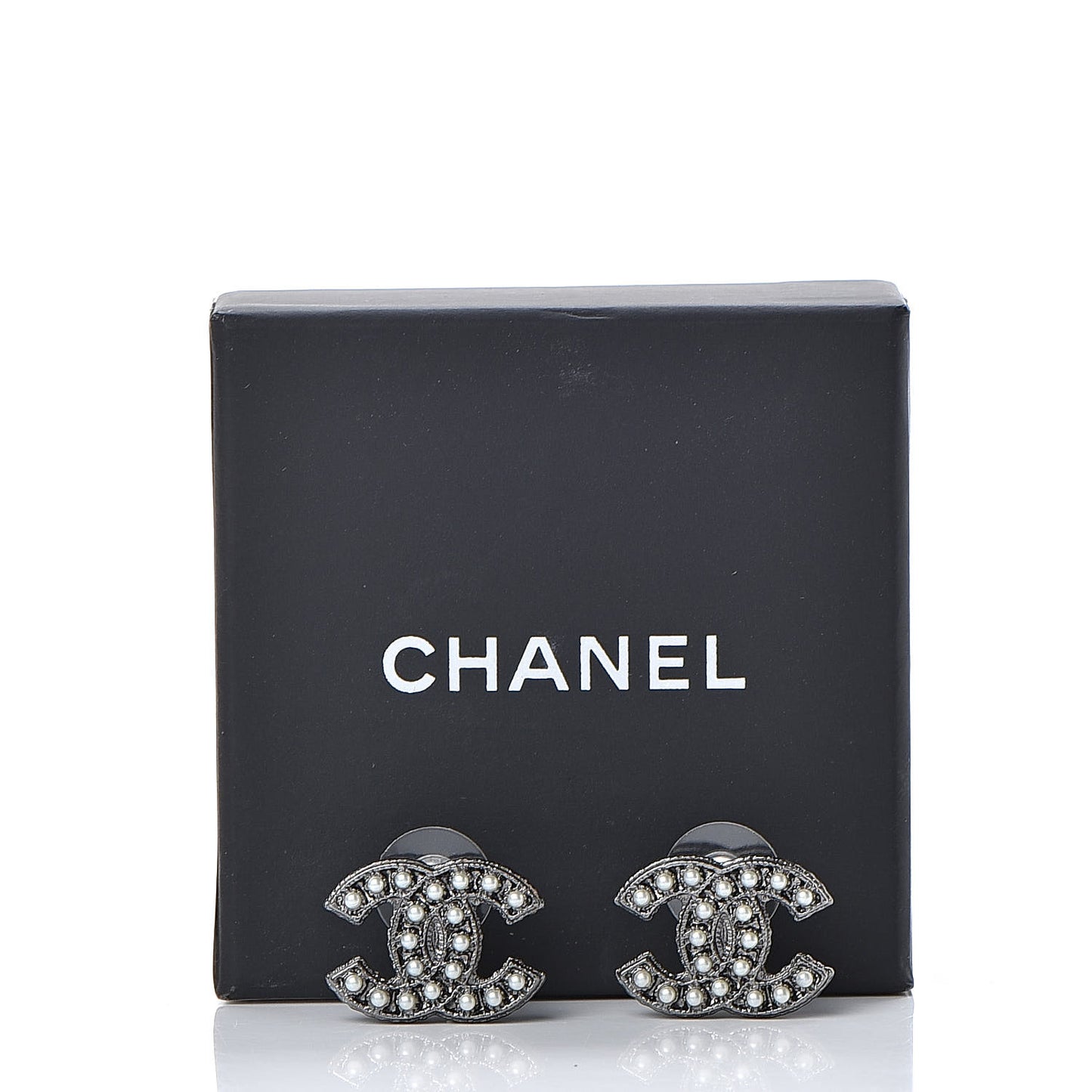 Pearl CC Earrings Dark Silver