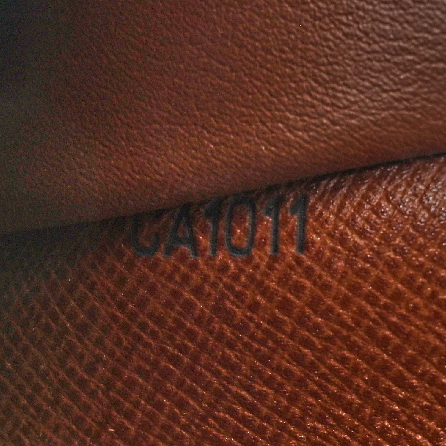Louis Vuitton Monogram Desk Agenda Cover 7 of 11