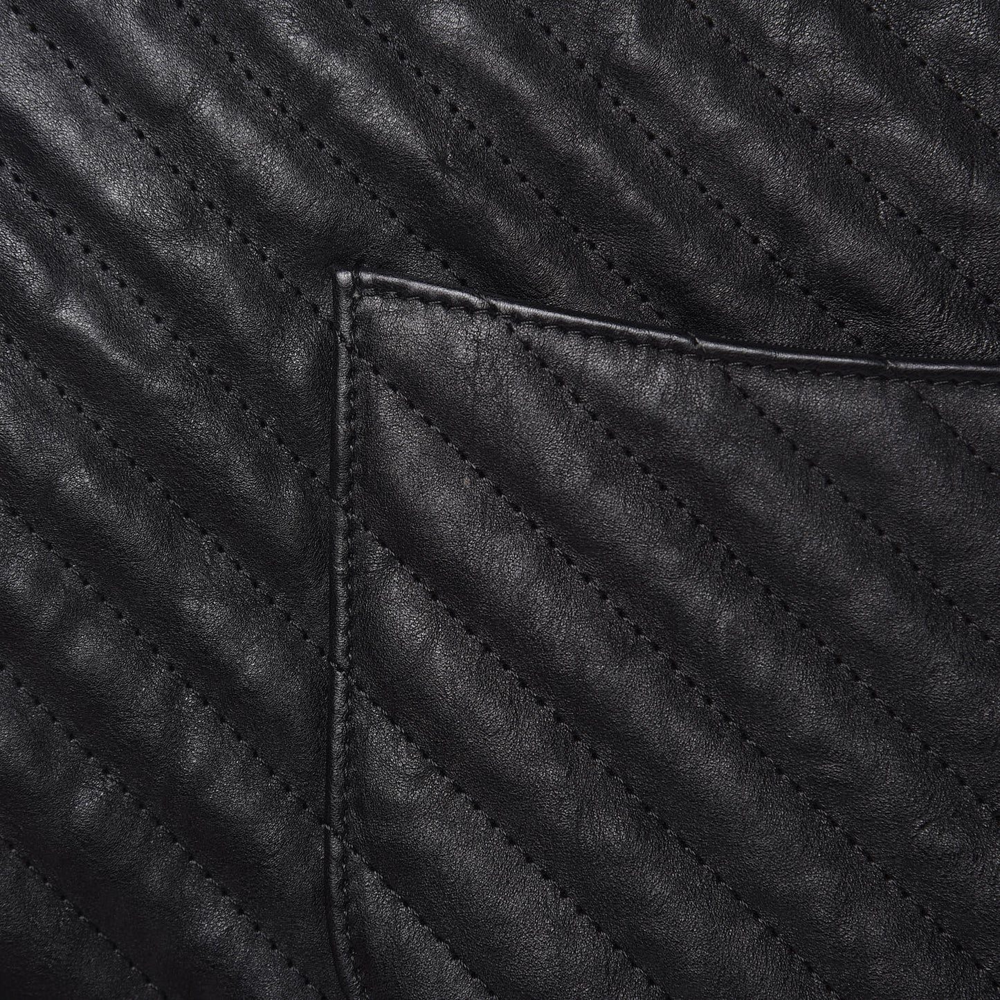 Crumpled Calfskin Chevron Quilted Medium Cosmetic Case Black