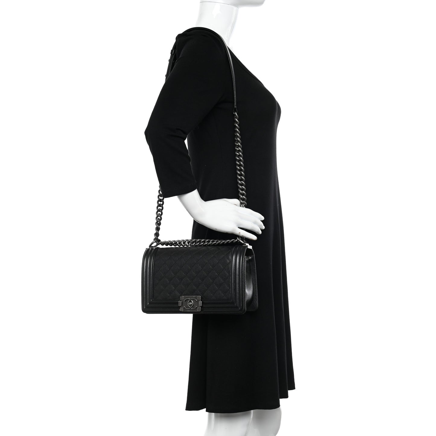 Caviar Quilted Medium Boy Flap Black