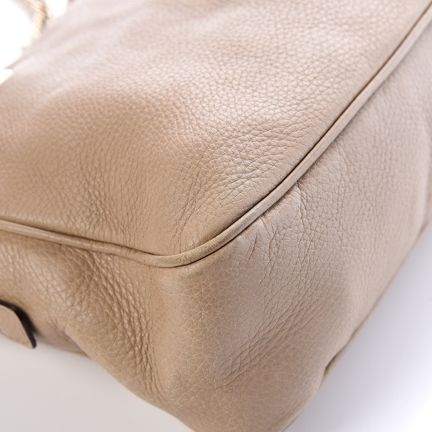 Gucci Pebbled Calfskin Small Soho Bowler Camelia 15 of 20