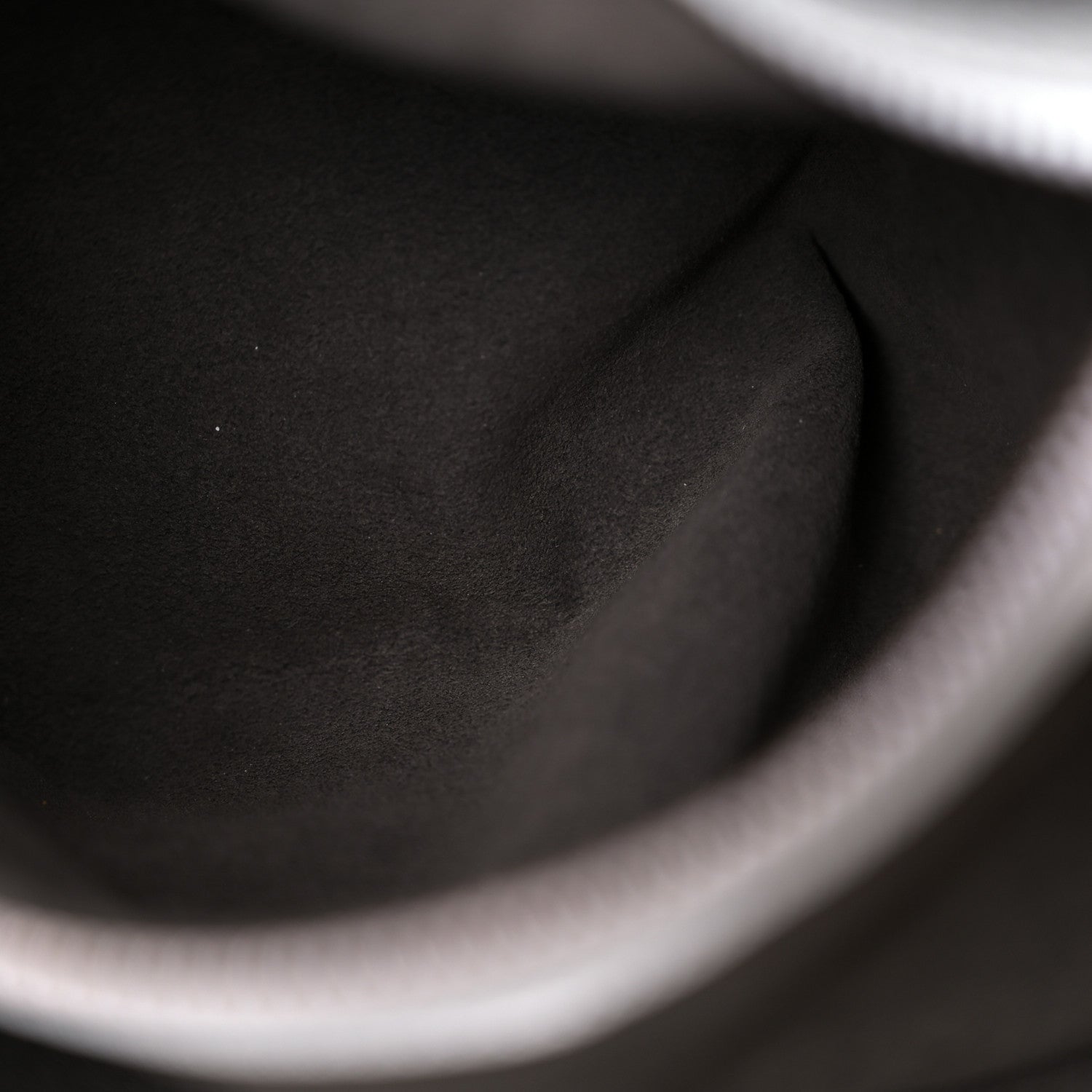 Louis Vuitton Mahina XL White 9 of 11