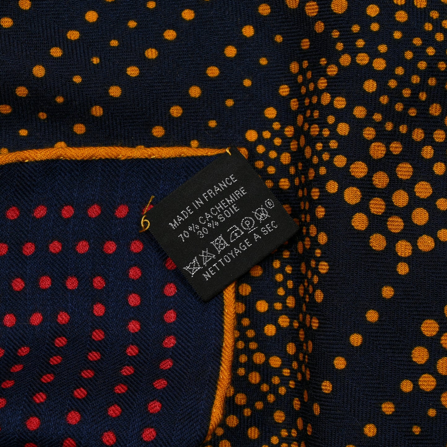 Cashmere Silk Brandebourgs Points Shawl 140 Bleu Black Gold Rouge
