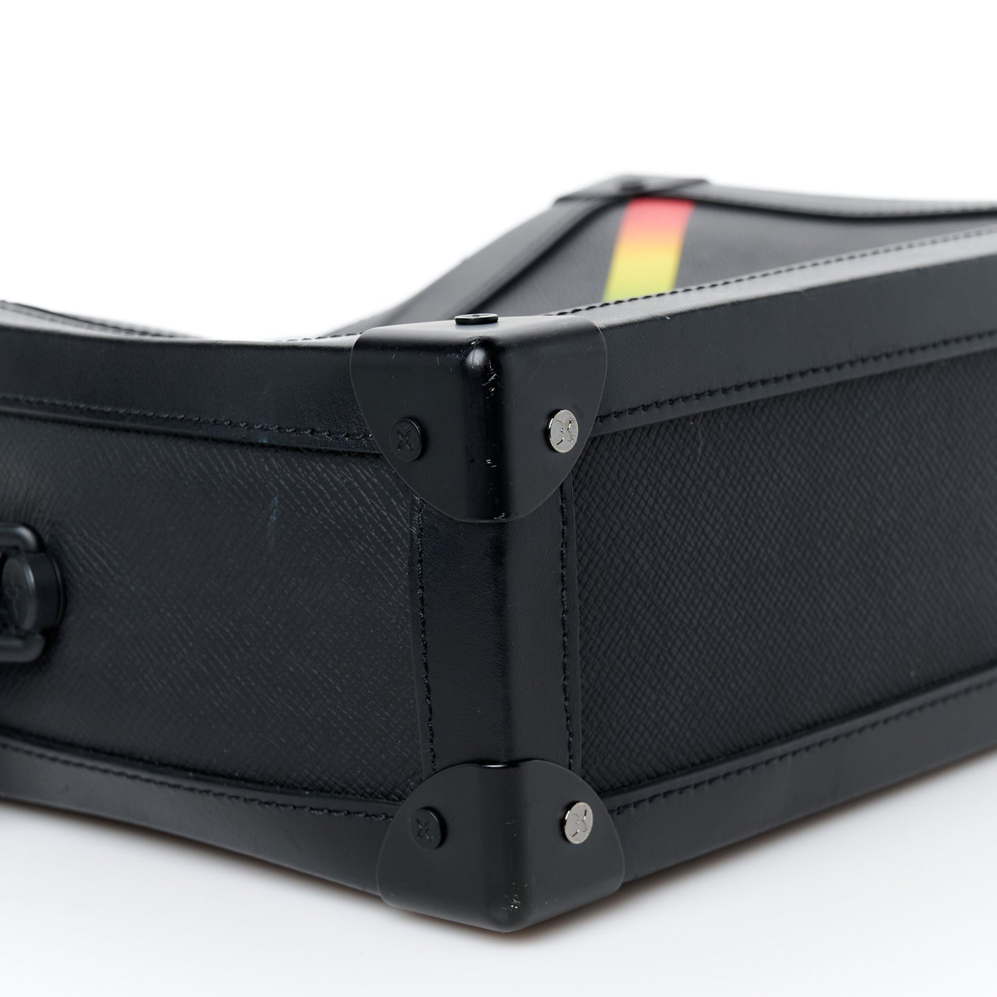 Taiga Rainbow Soft Trunk Black