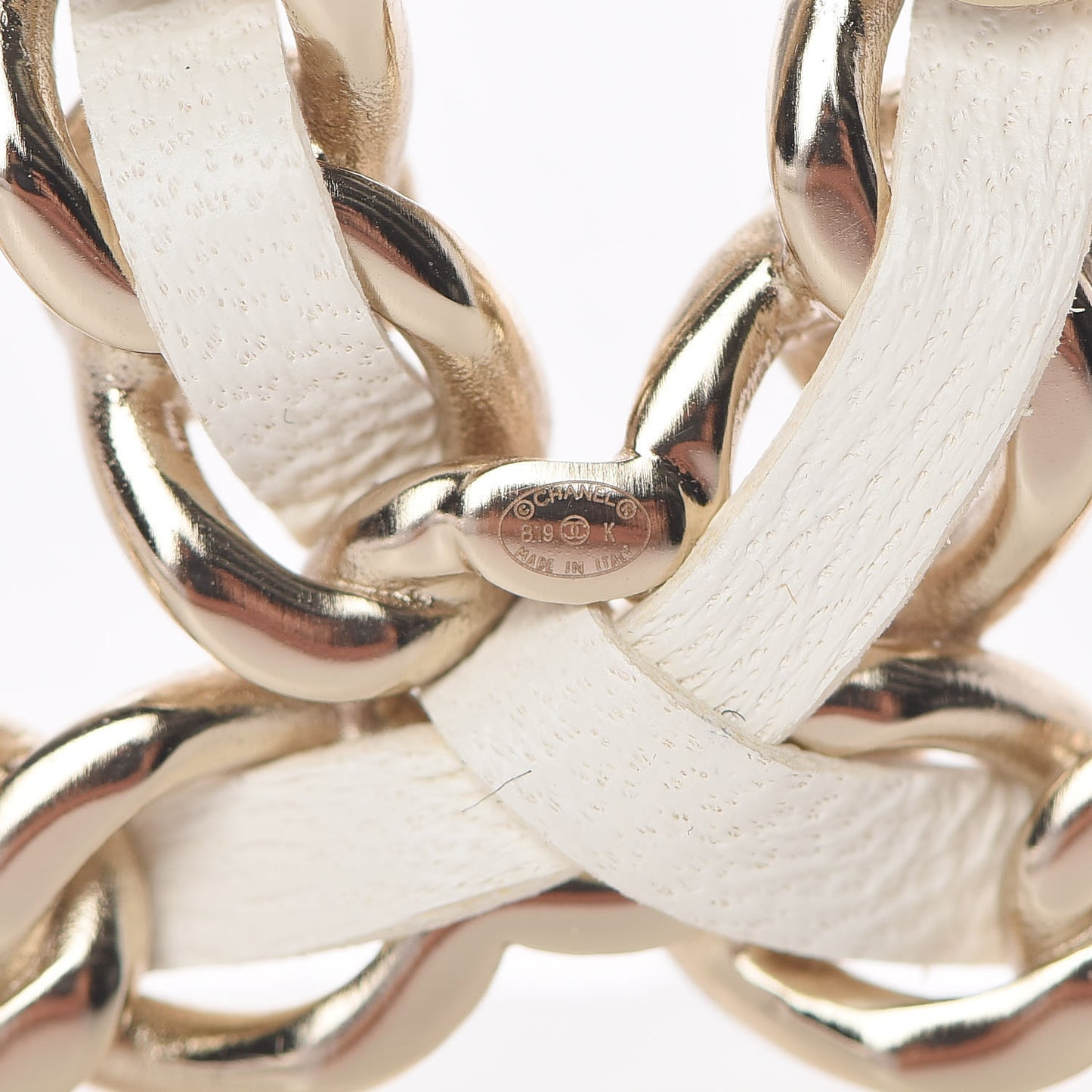 Lambskin Pearl Chain CC Brooch Gold White
