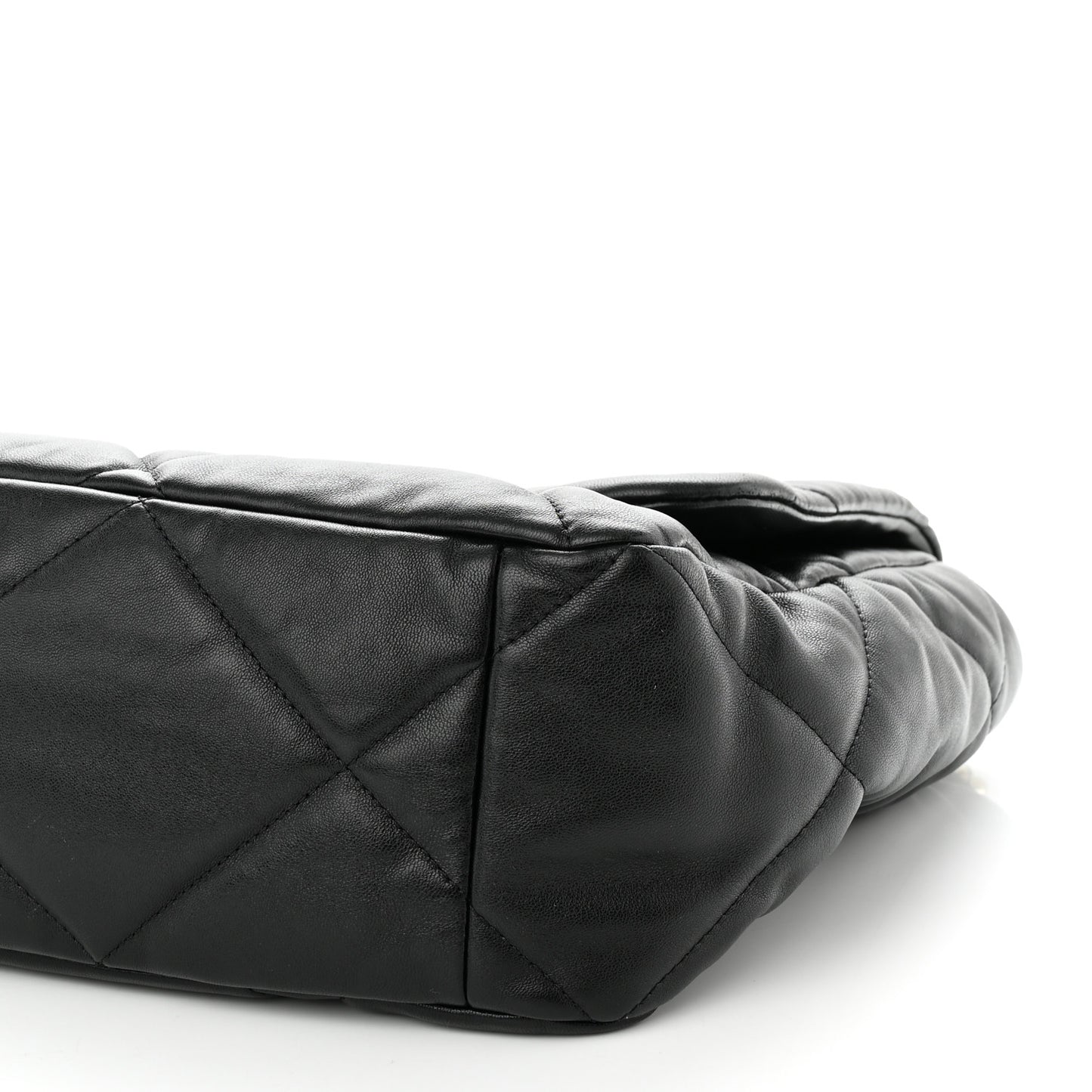 Lambskin Quilted Maxi Chanel 19 Flap Black