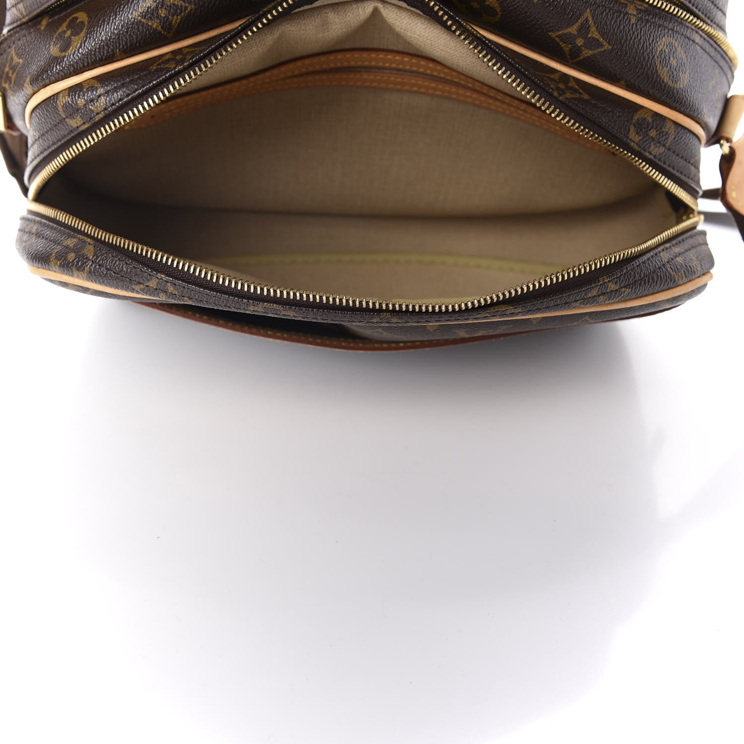 Louis Vuitton Monogram Reporter PM 6 of 9