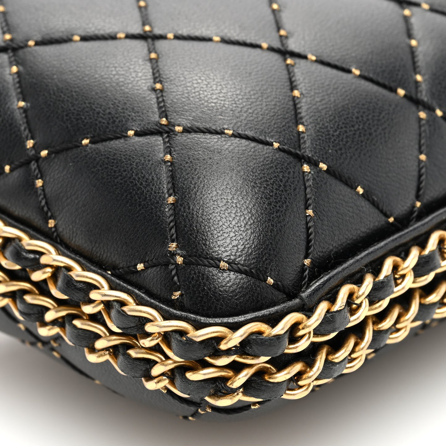 Lambskin Quilted Chain Around Clutch Black