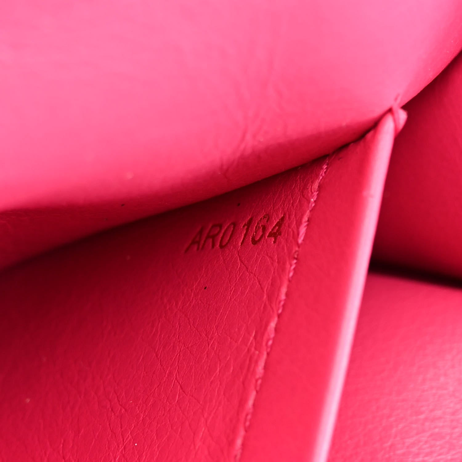 Louis Vuitton Taurillon Capucines MM Black Fuchsia 8 of 16