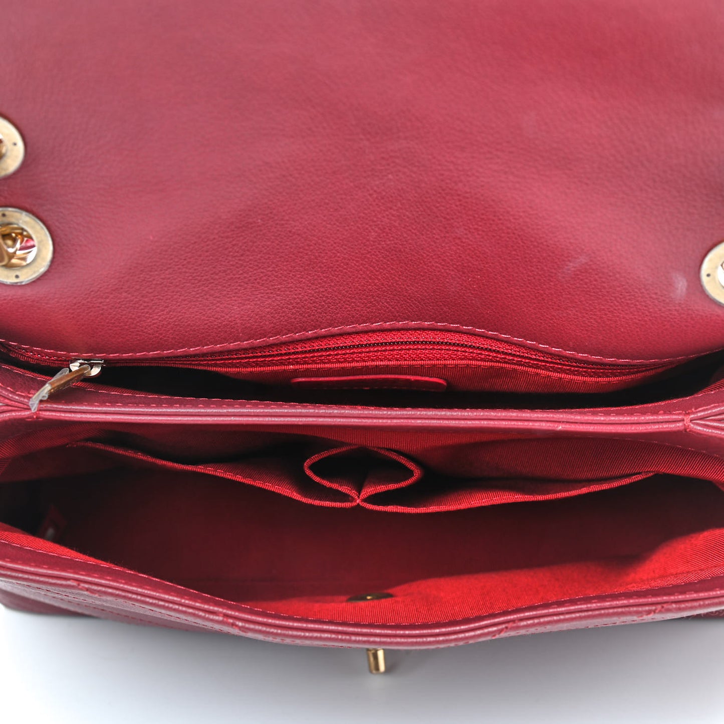 Grained Calfskin Stitched Chevron Medium Chic Top Handle Flap Red