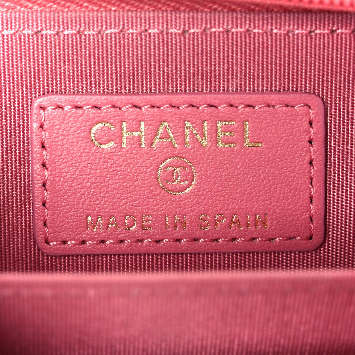 Caviar Timeless CC Zip Around Coin Purse Pink