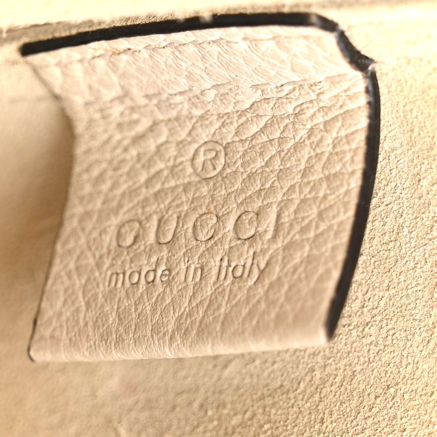 Gucci Pebbled Calfskin Medium Logo Portfolio Clutch White 6 of 10