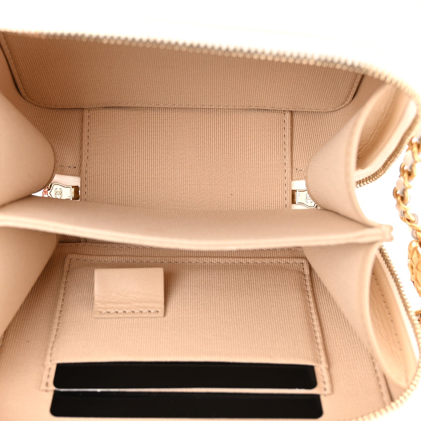 Caviar Quilted Twist Your Buttons Clutch With Chain White
