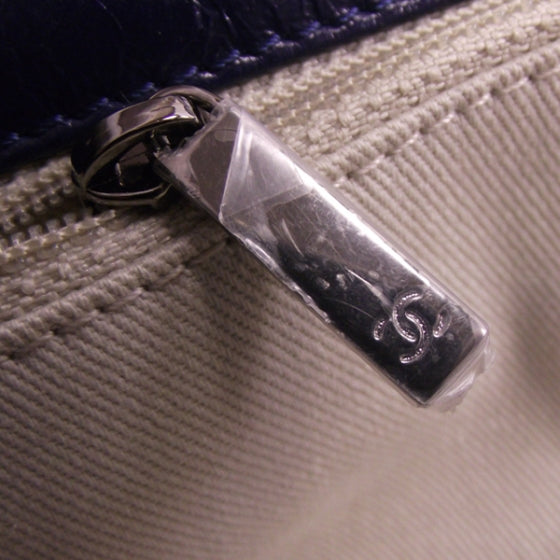 Washed Leather Stitched Medium Flap