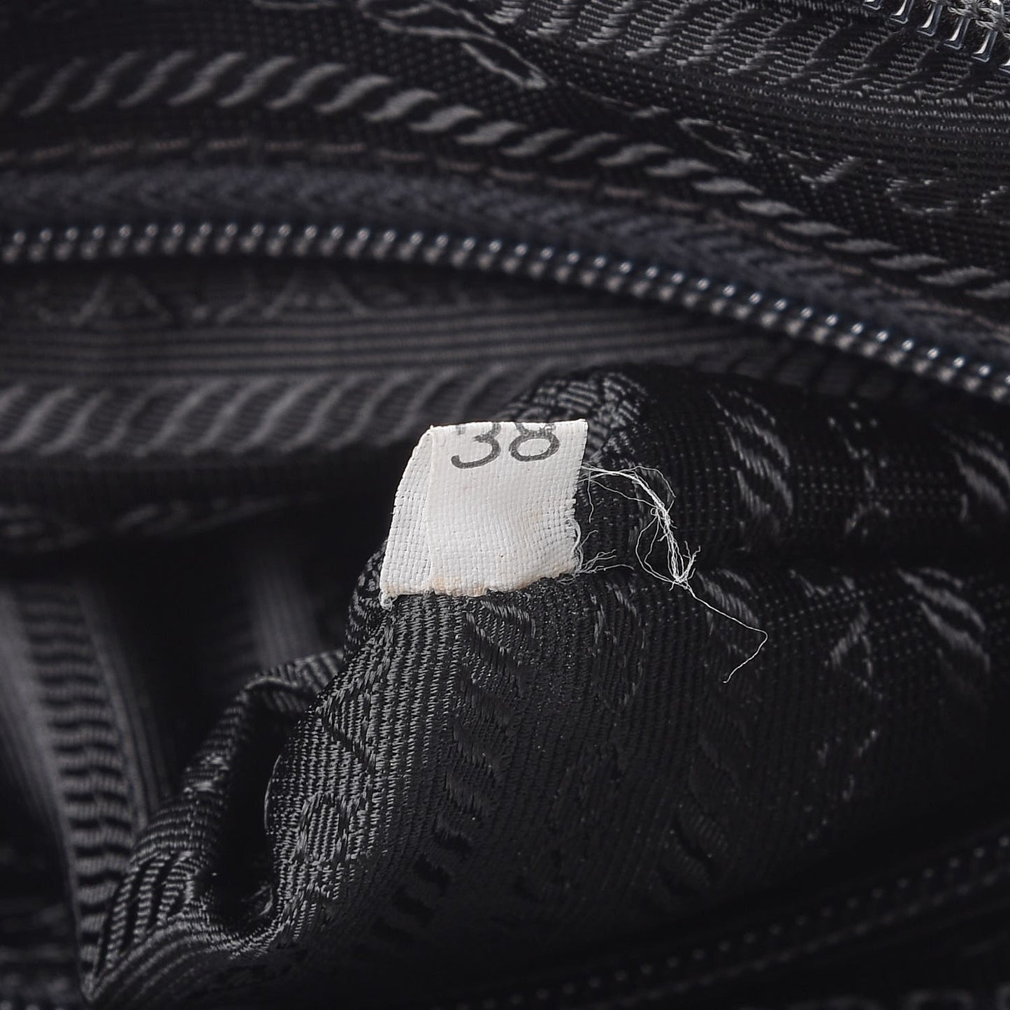 Nylon Vela Messenger Bag Black