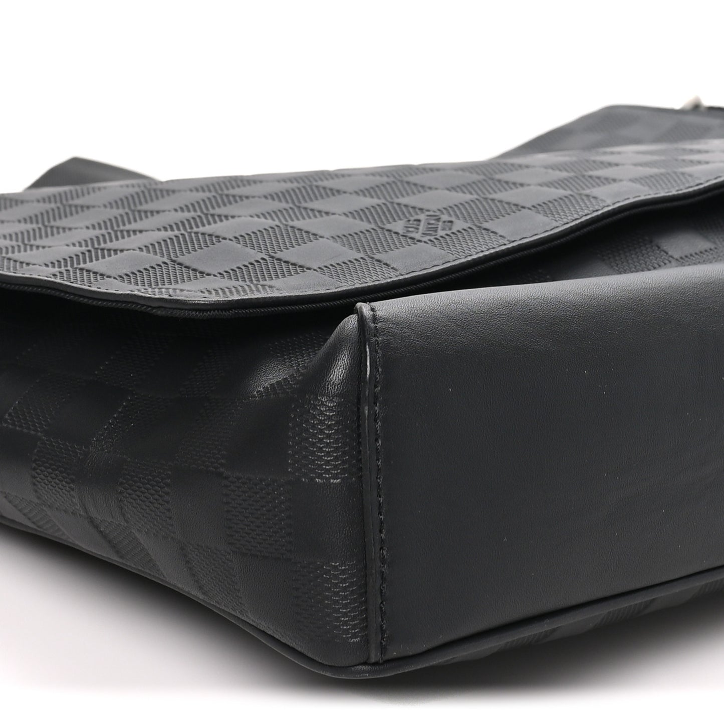 Damier Infini District MM Onyx