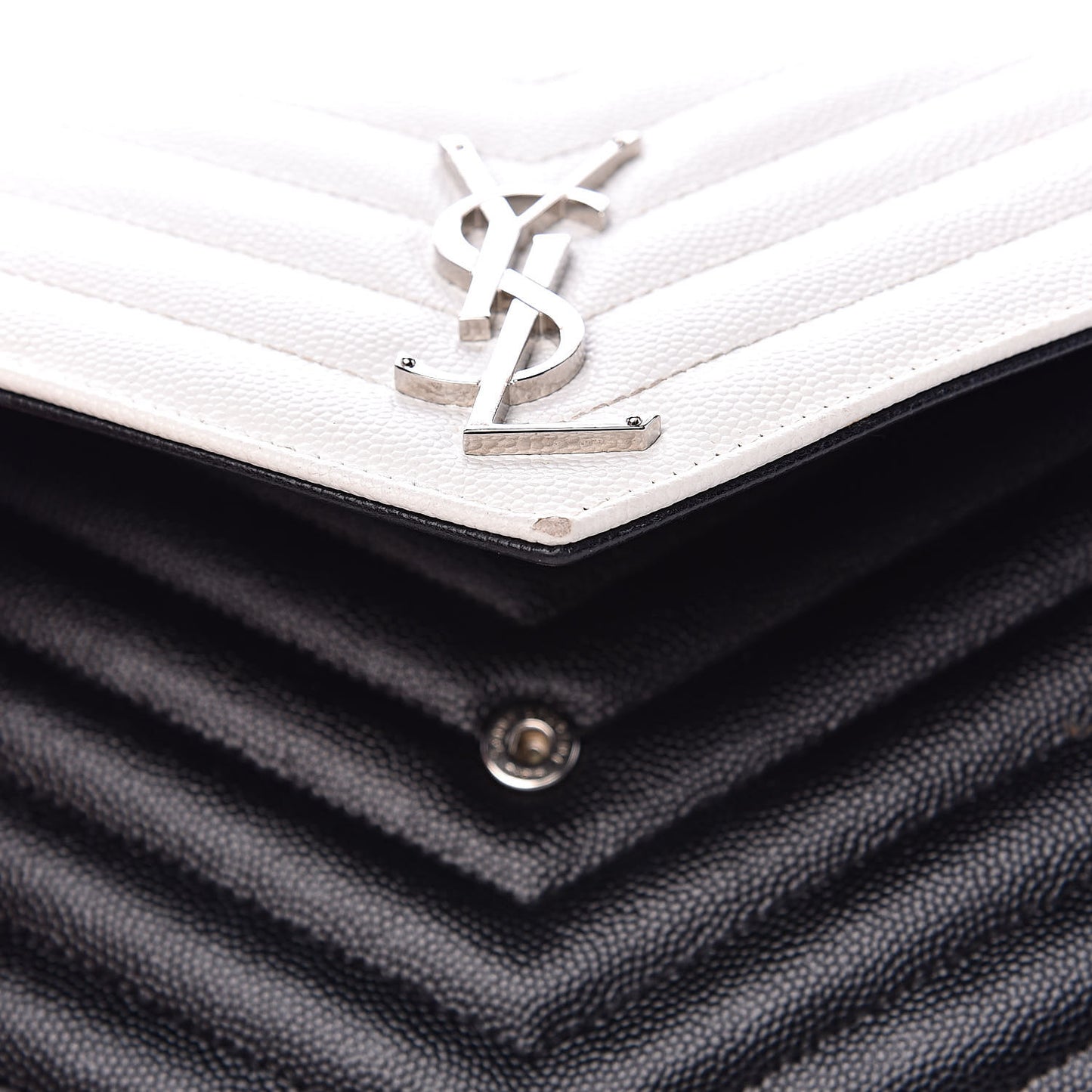 Grain De Poudre Matelasse Chevron Bi-Color Monogram Chain Wallet White Black