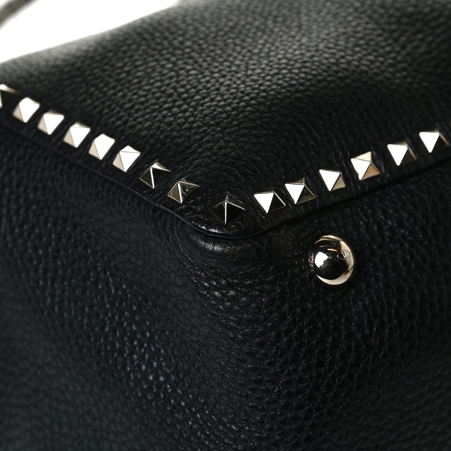 Pebbled Calfskin Medium Rockstud Tote Black