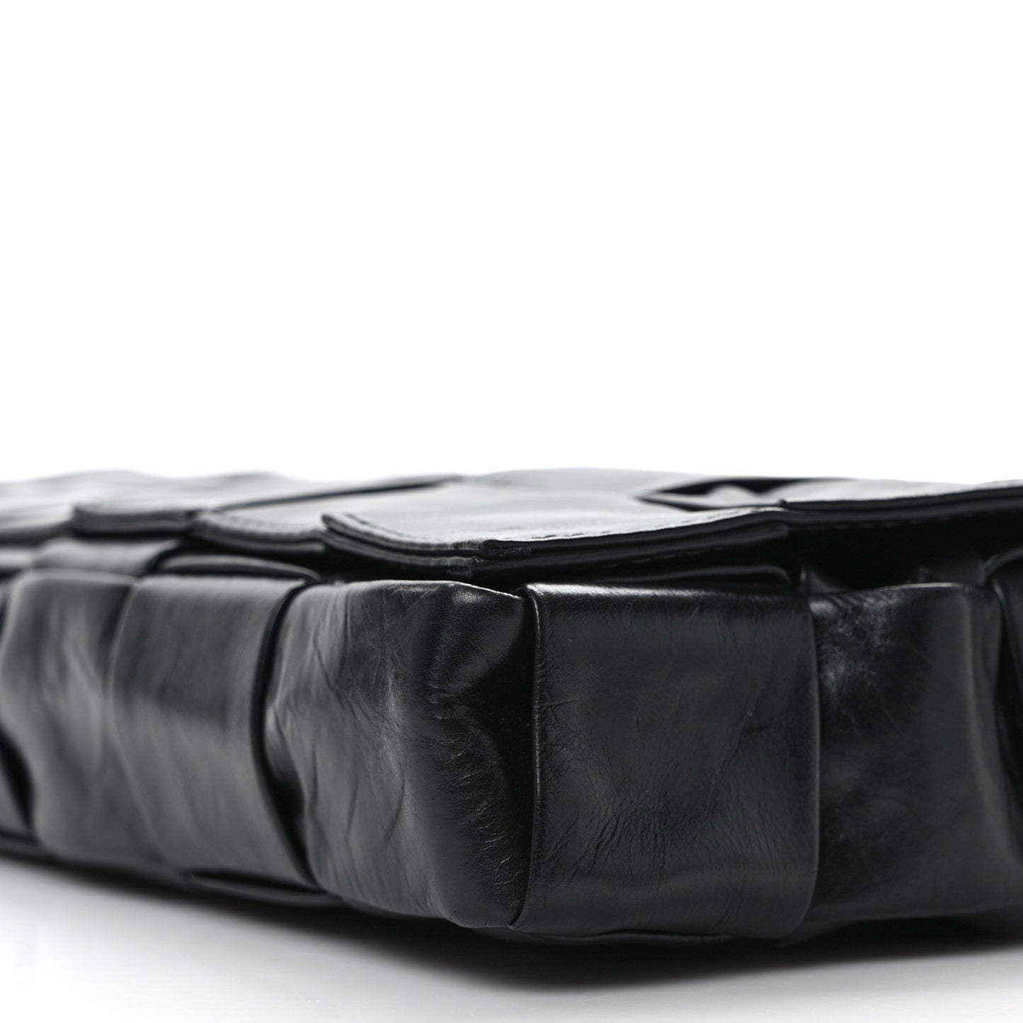 Paper Calfskin Intrecciato Stretch Cassette Black