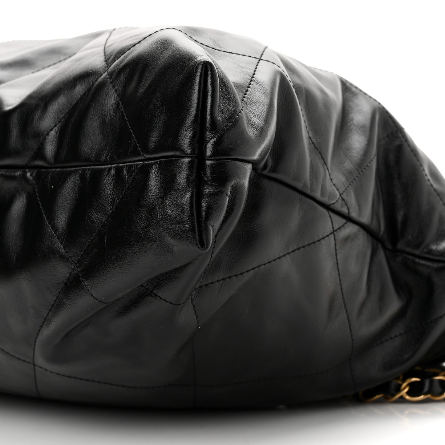 Shiny Calfskin Quilted Chanel 22 Black