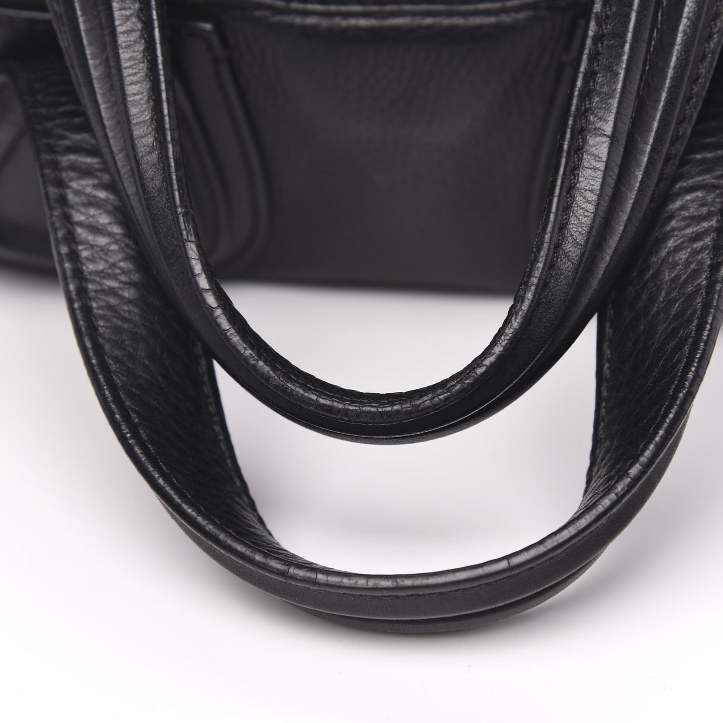 Waxy Grained Calfskin Medium Nightingale Black