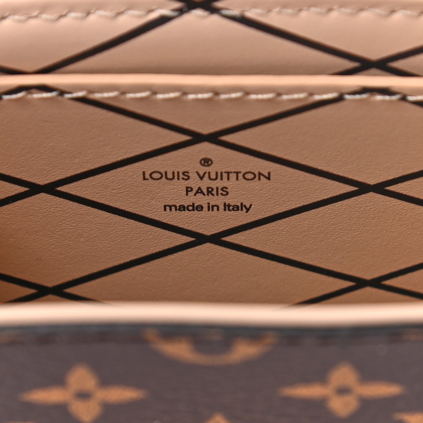 Monogram Pochette Trunk Verticale Black